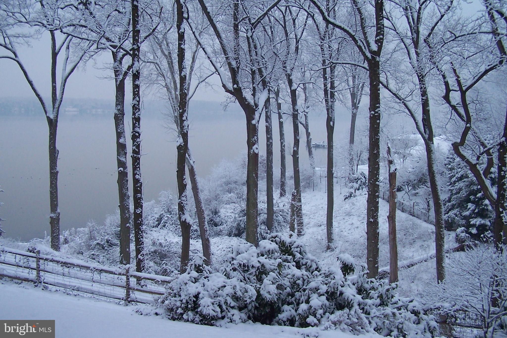 RIVERWOOD - Residential