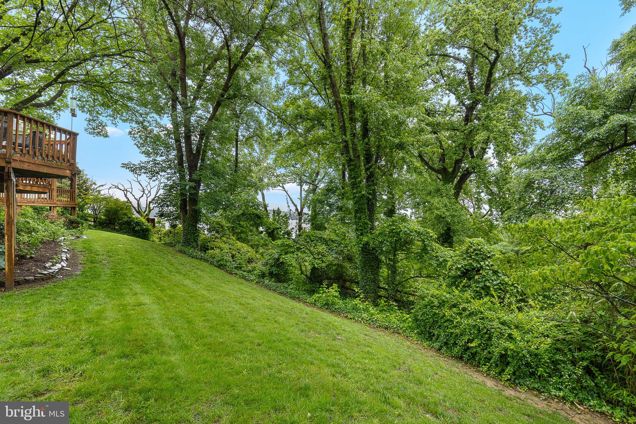 RIVERWOOD - Residential