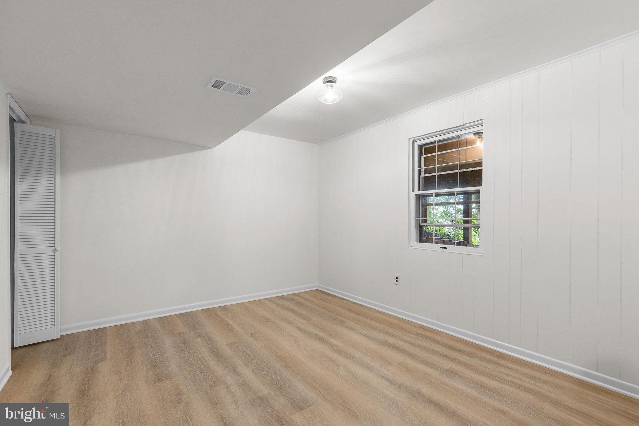 RIVERWOOD - Residential