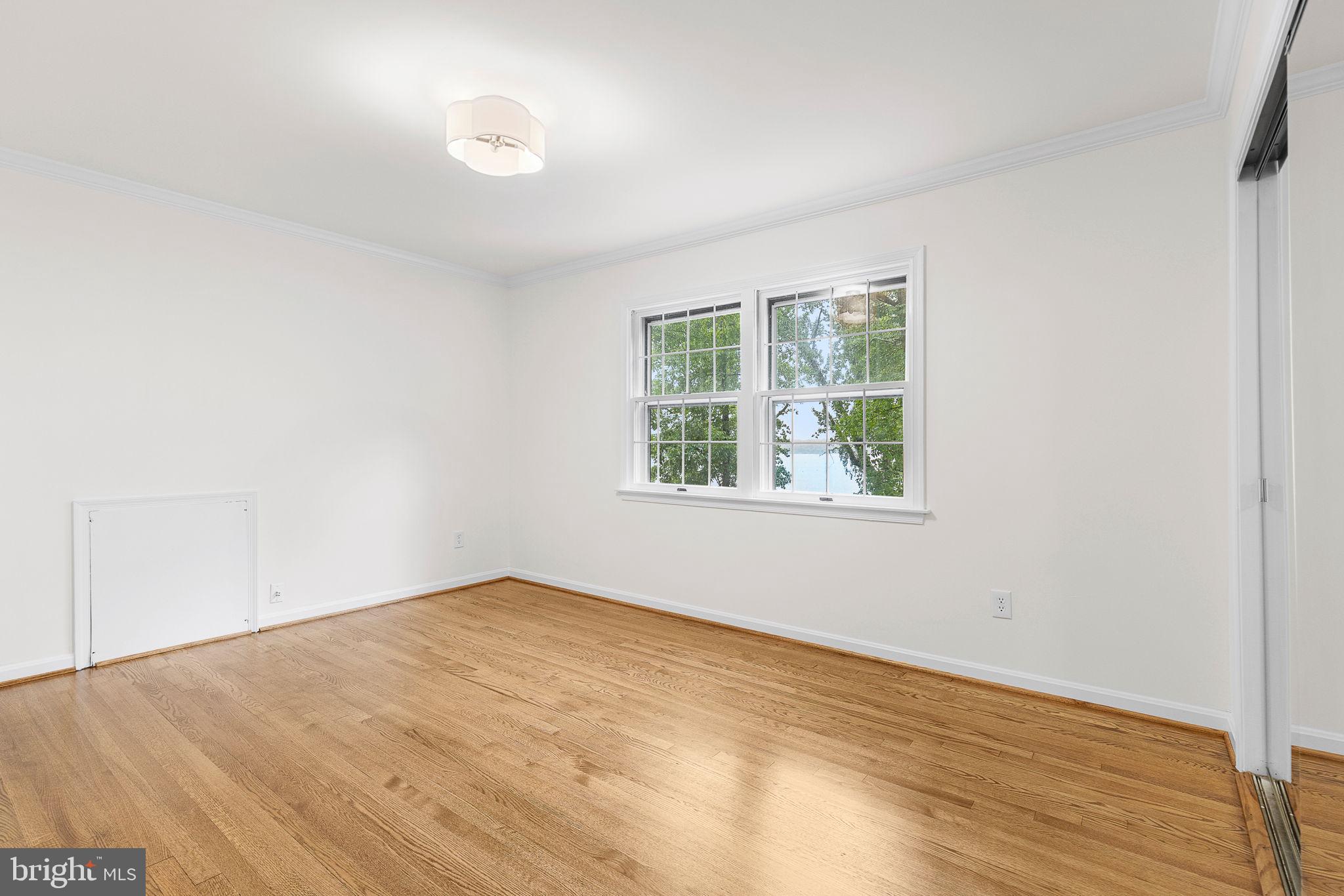 RIVERWOOD - Residential