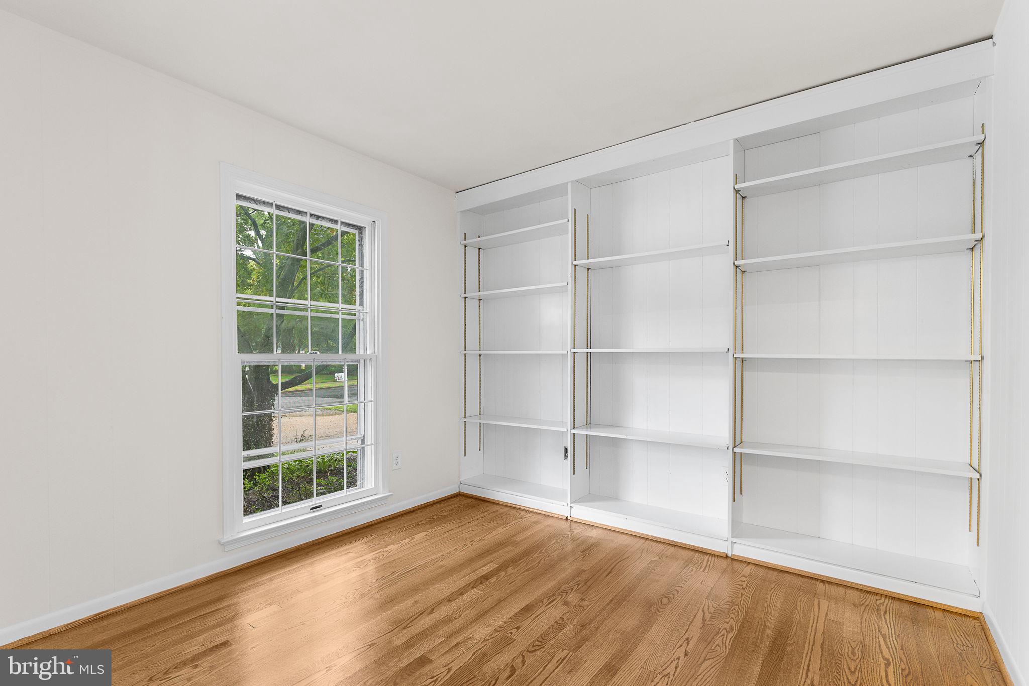 RIVERWOOD - Residential