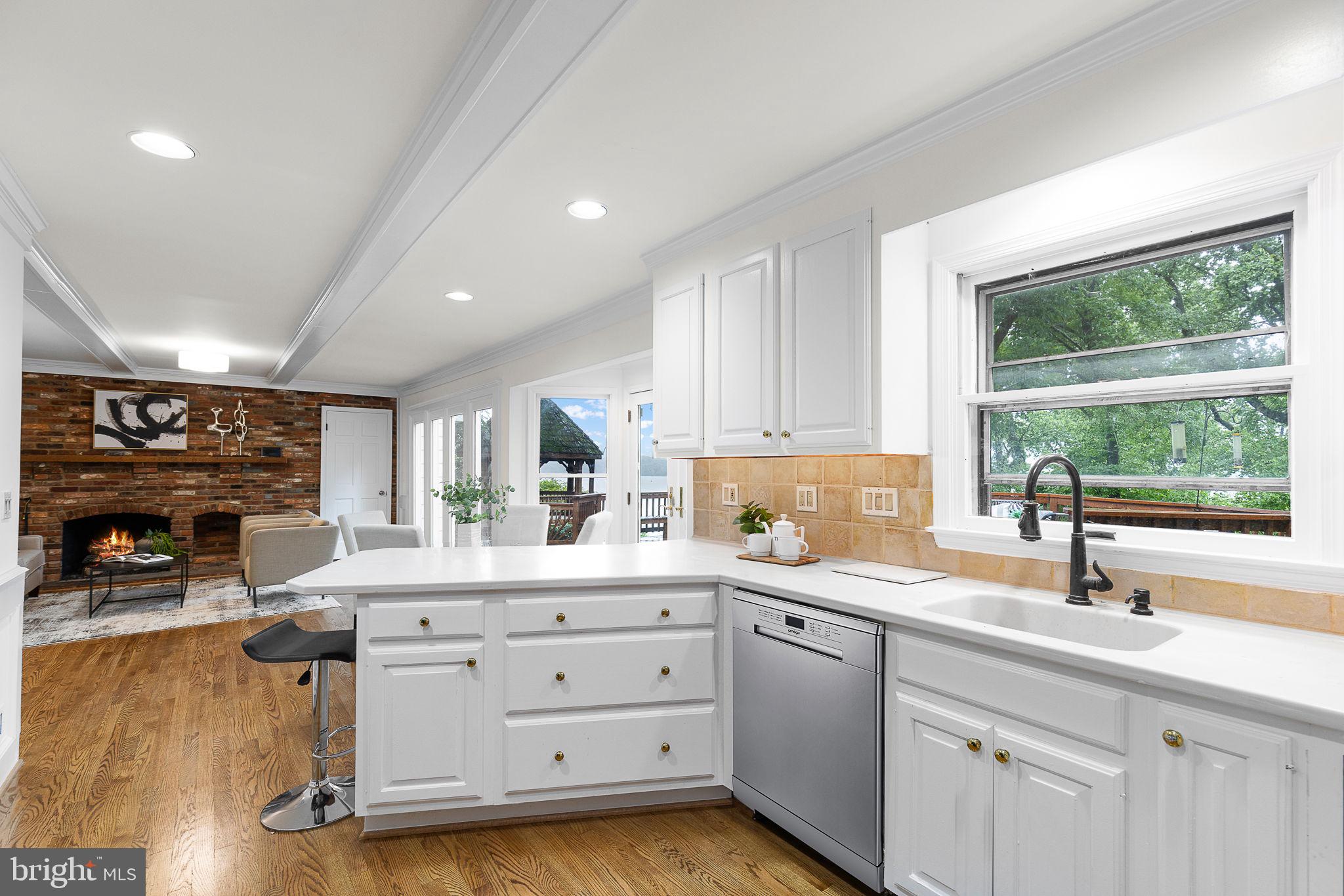 RIVERWOOD - Residential