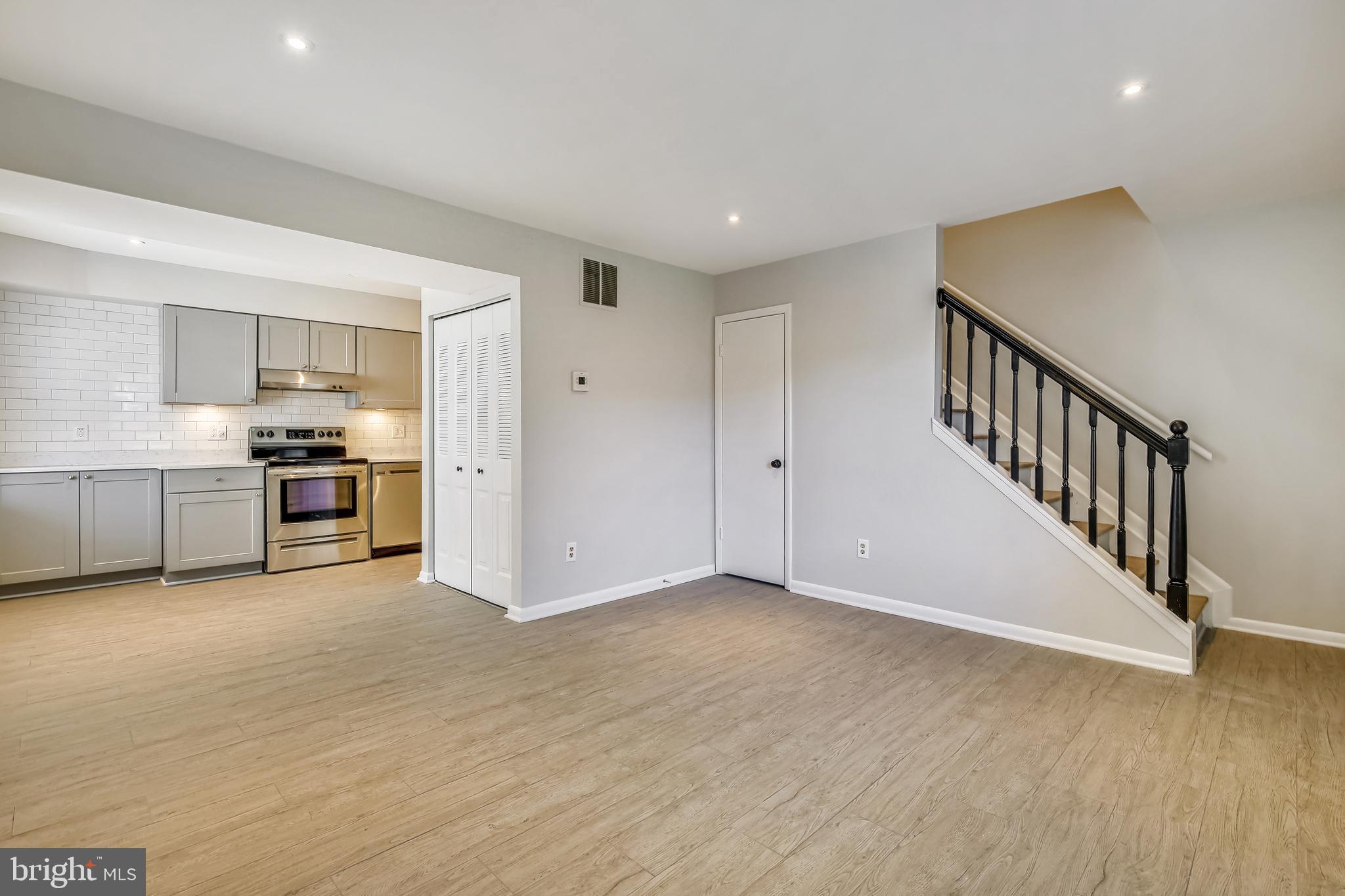 LYON VILLAGE - Residential Lease