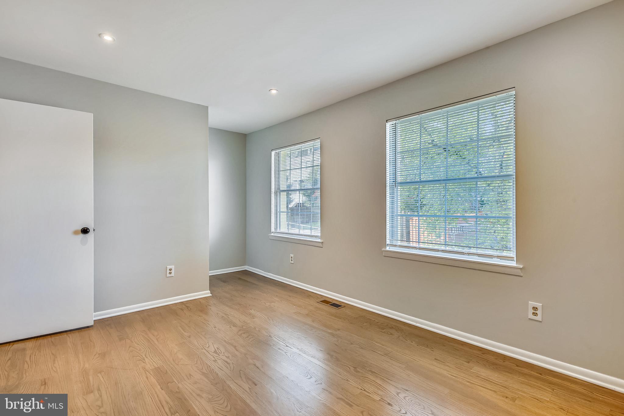 LYON VILLAGE - Residential Lease