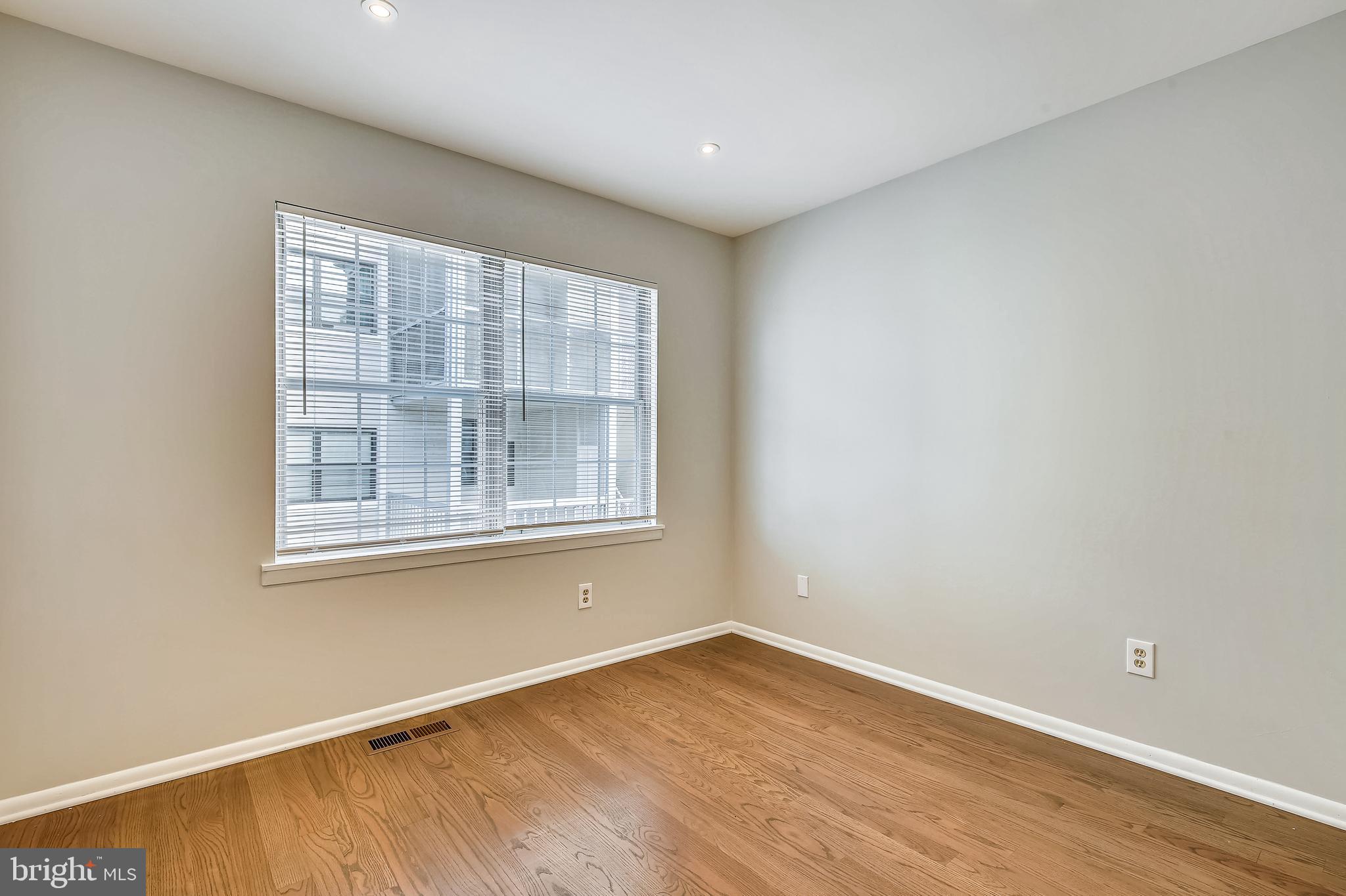 LYON VILLAGE - Residential Lease