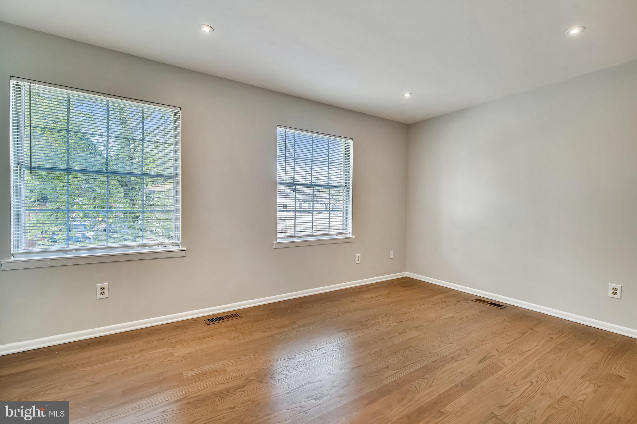 LYON VILLAGE - Residential Lease