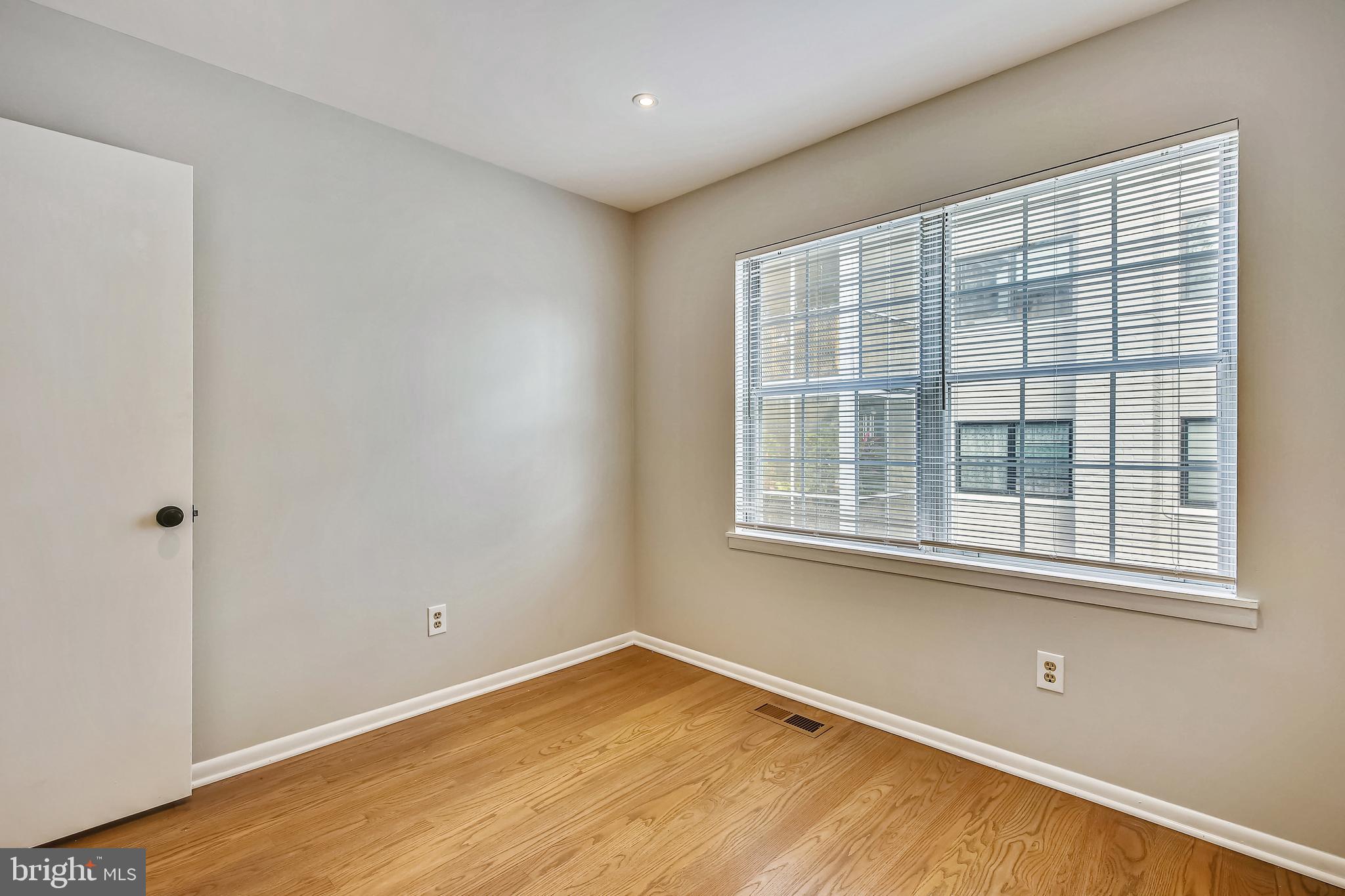 LYON VILLAGE - Residential Lease