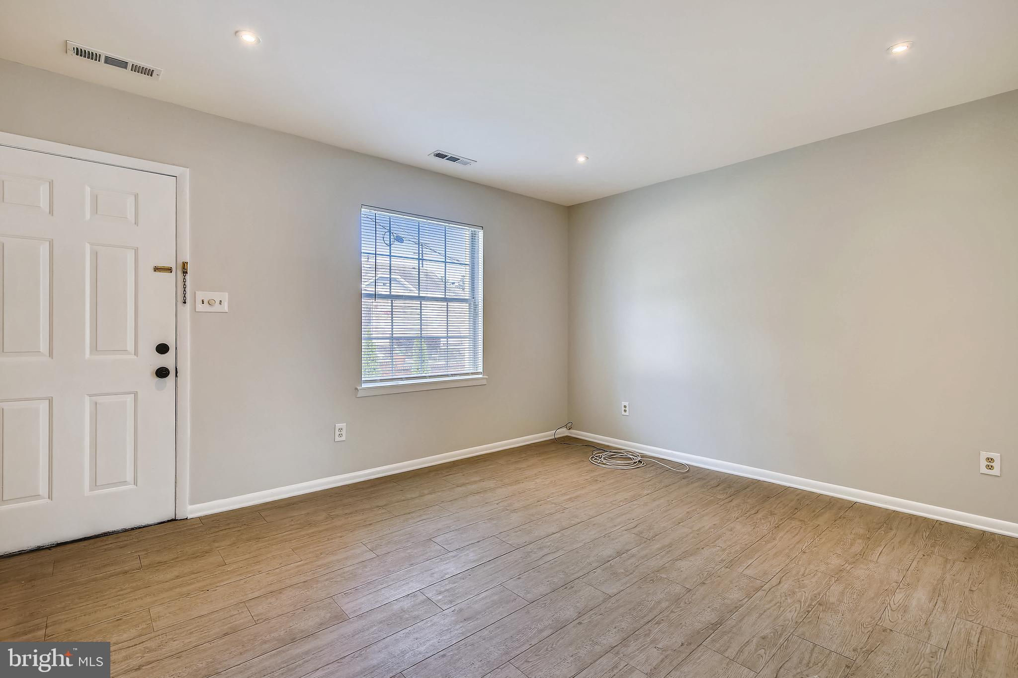 LYON VILLAGE - Residential Lease