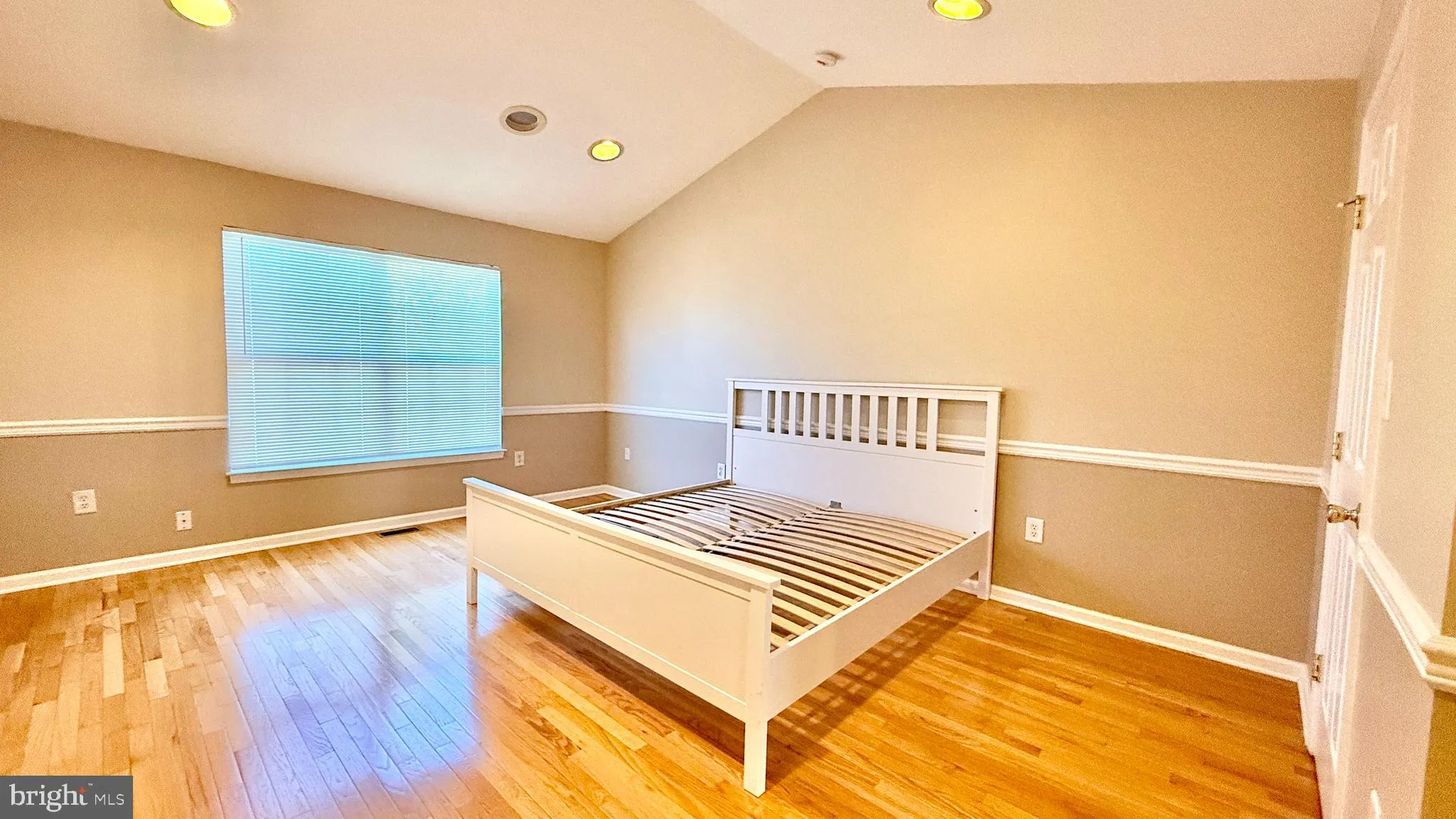 Princeton, New Jersey 08540, United States, 2 Bedrooms Bedrooms, ,3 BathroomsBathrooms,Residential,Active,98320