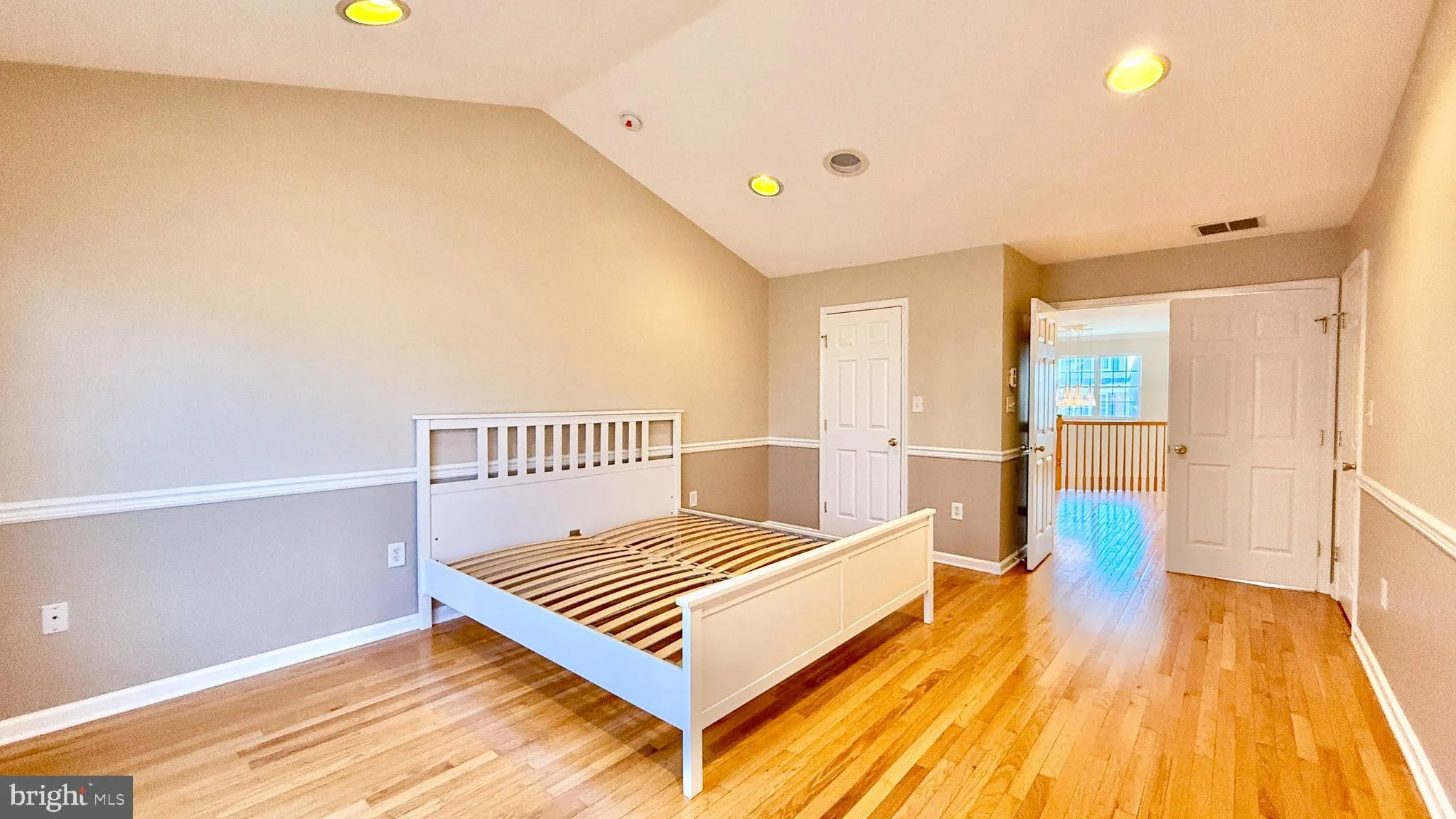 Princeton, New Jersey 08540, United States, 2 Bedrooms Bedrooms, ,3 BathroomsBathrooms,Residential,Active,98320