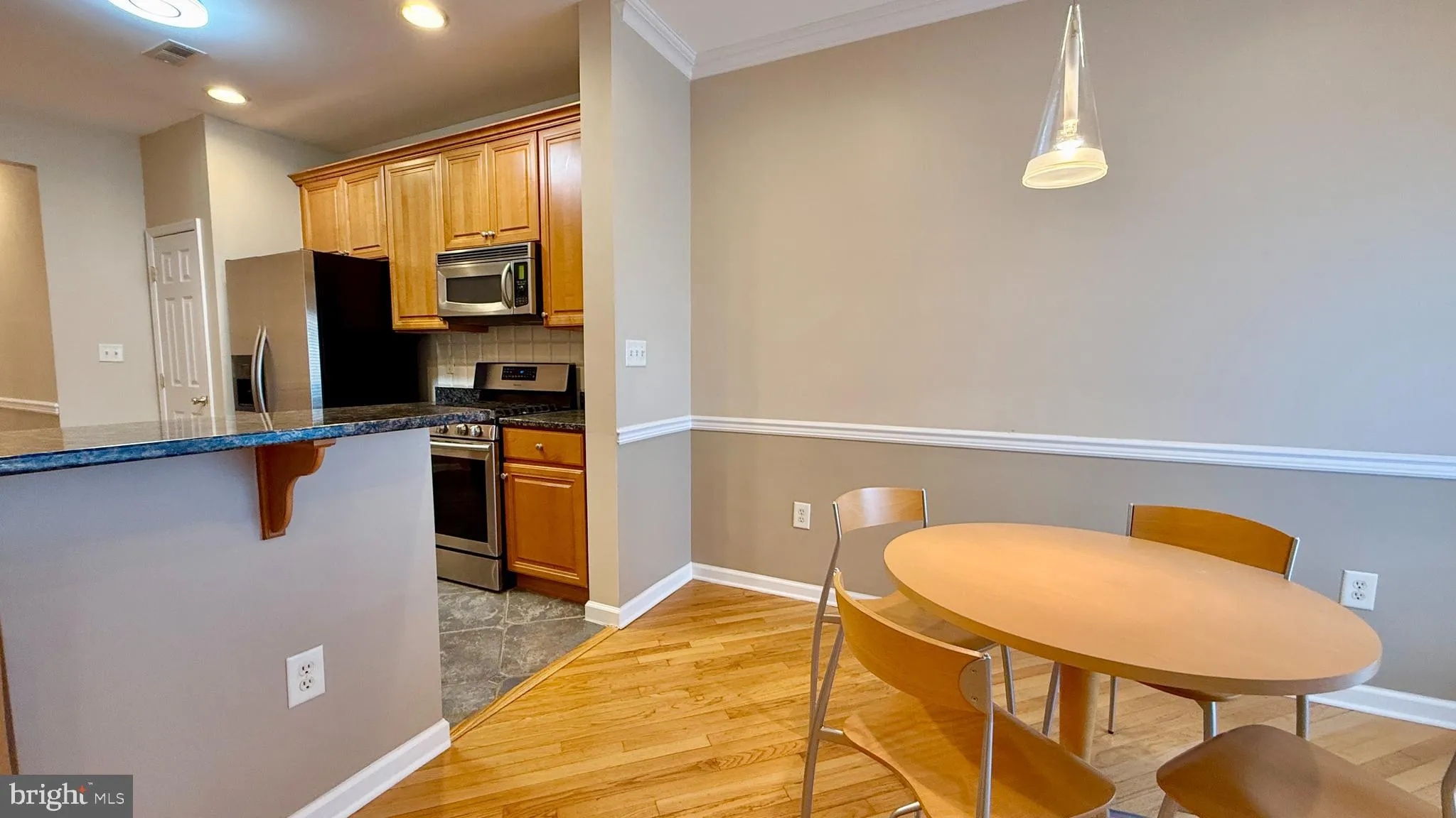 Princeton, New Jersey 08540, United States, 2 Bedrooms Bedrooms, ,3 BathroomsBathrooms,Residential,Active,98320