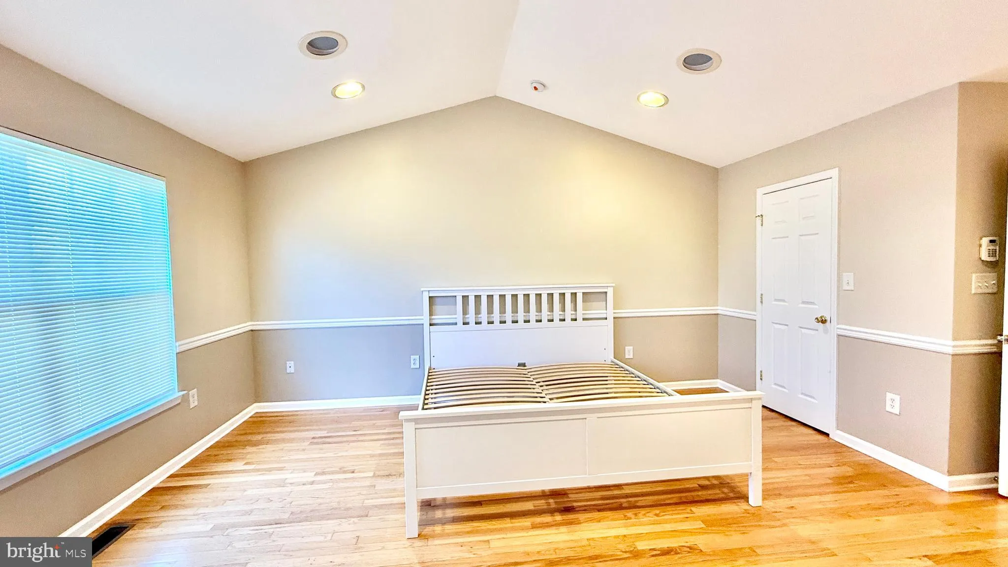 Princeton, New Jersey 08540, United States, 2 Bedrooms Bedrooms, ,3 BathroomsBathrooms,Residential,Active,98320