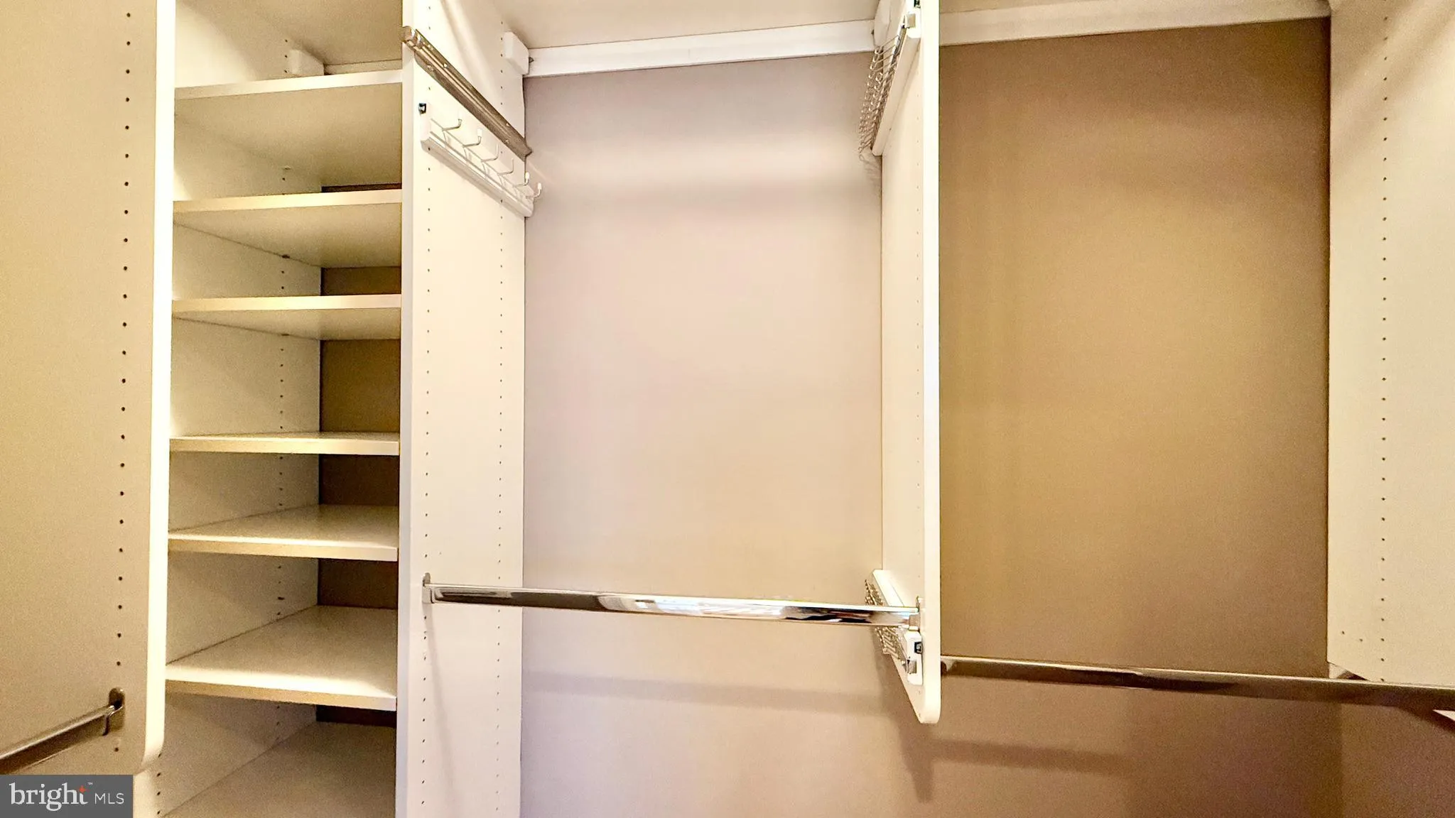 Princeton, New Jersey 08540, United States, 2 Bedrooms Bedrooms, ,3 BathroomsBathrooms,Residential,Active,98320