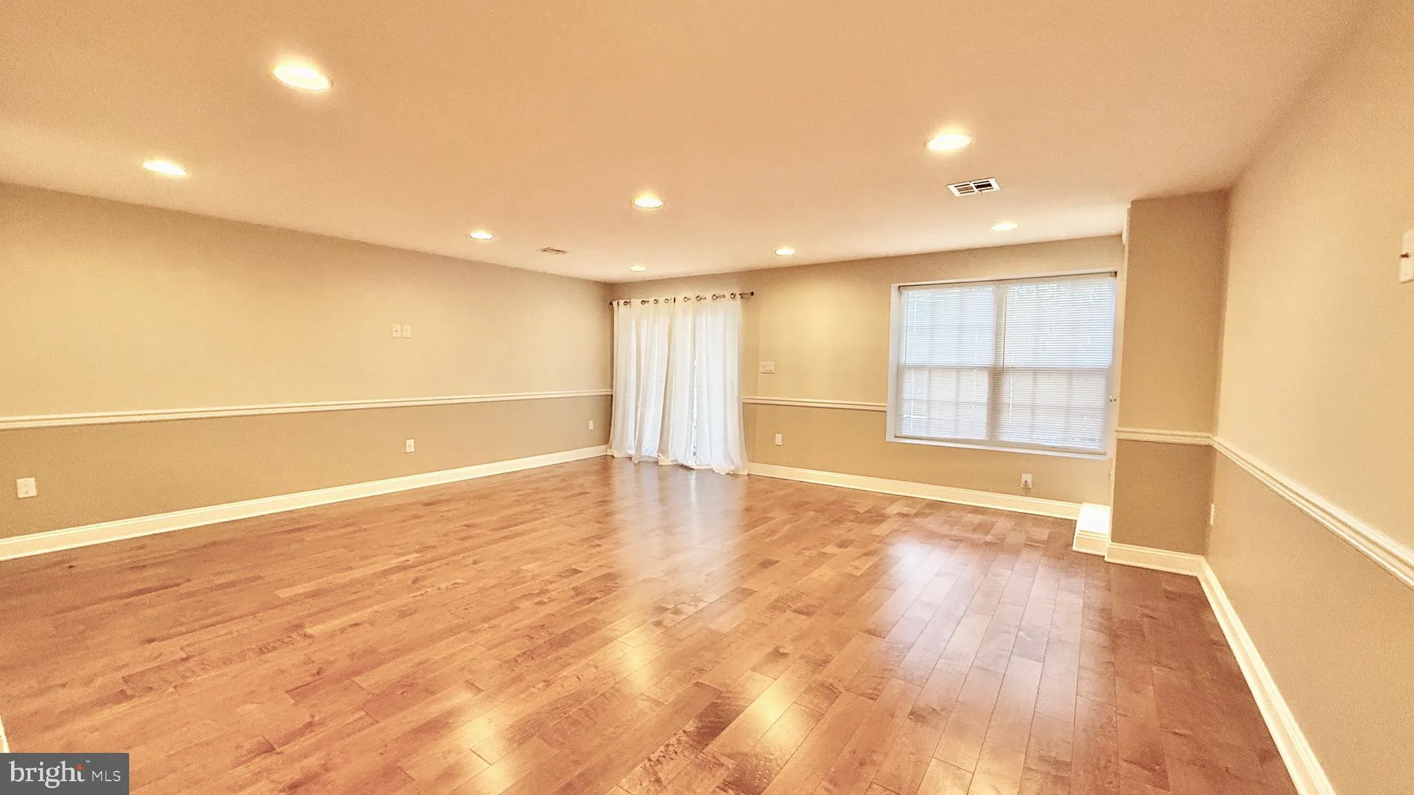 Princeton, New Jersey 08540, United States, 2 Bedrooms Bedrooms, ,3 BathroomsBathrooms,Residential,Active,98320