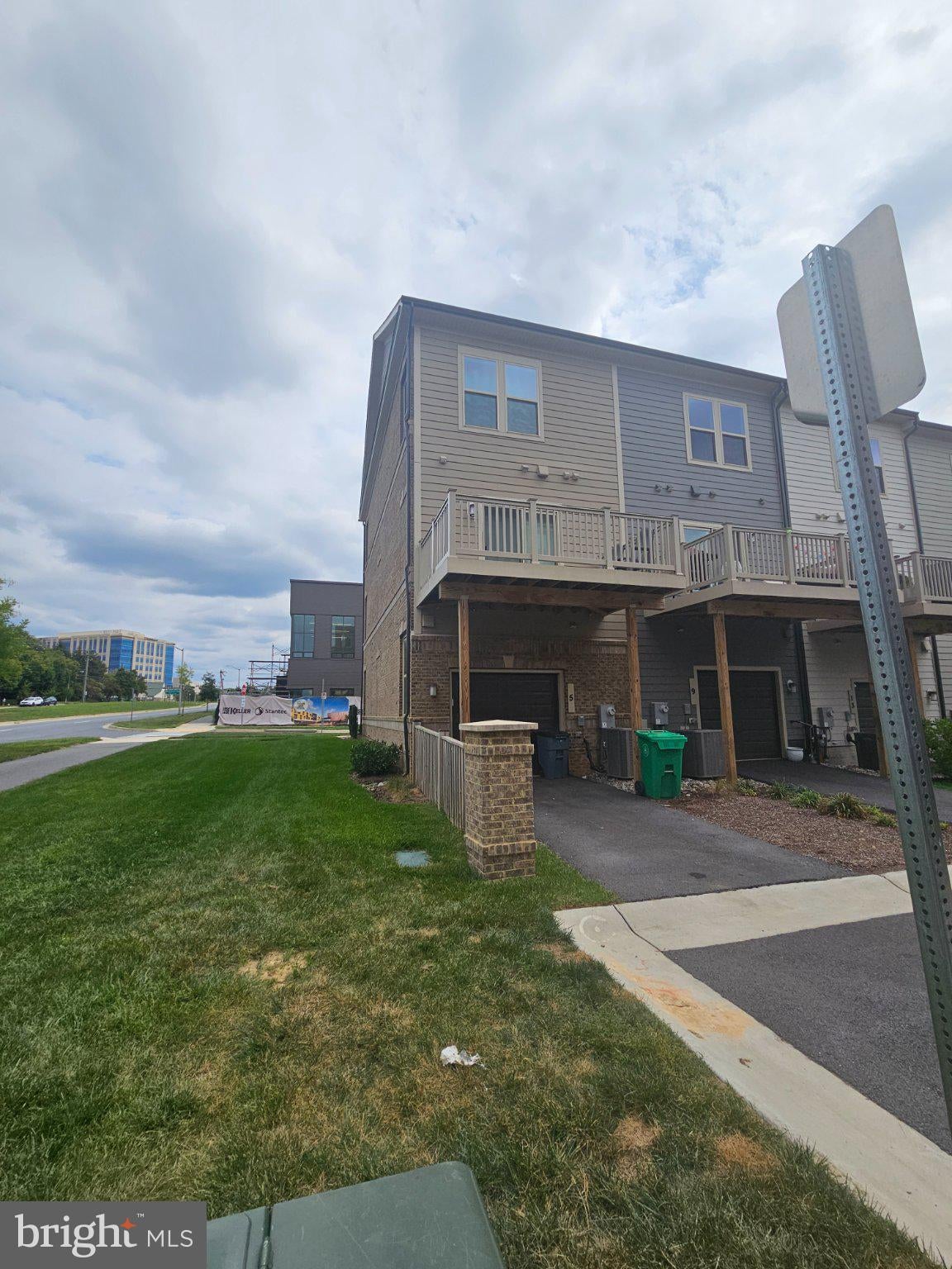 5 MORRISON DRIVE