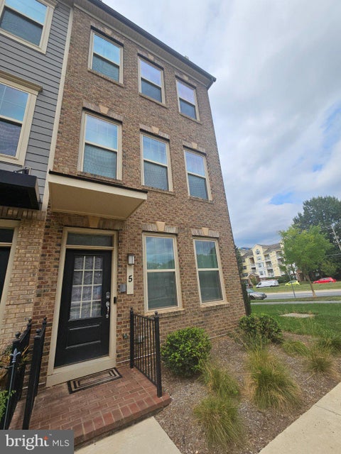 Townhouse For Rent - 5 Morrison Drive<br/> GAITHERSBURG, MD 20878