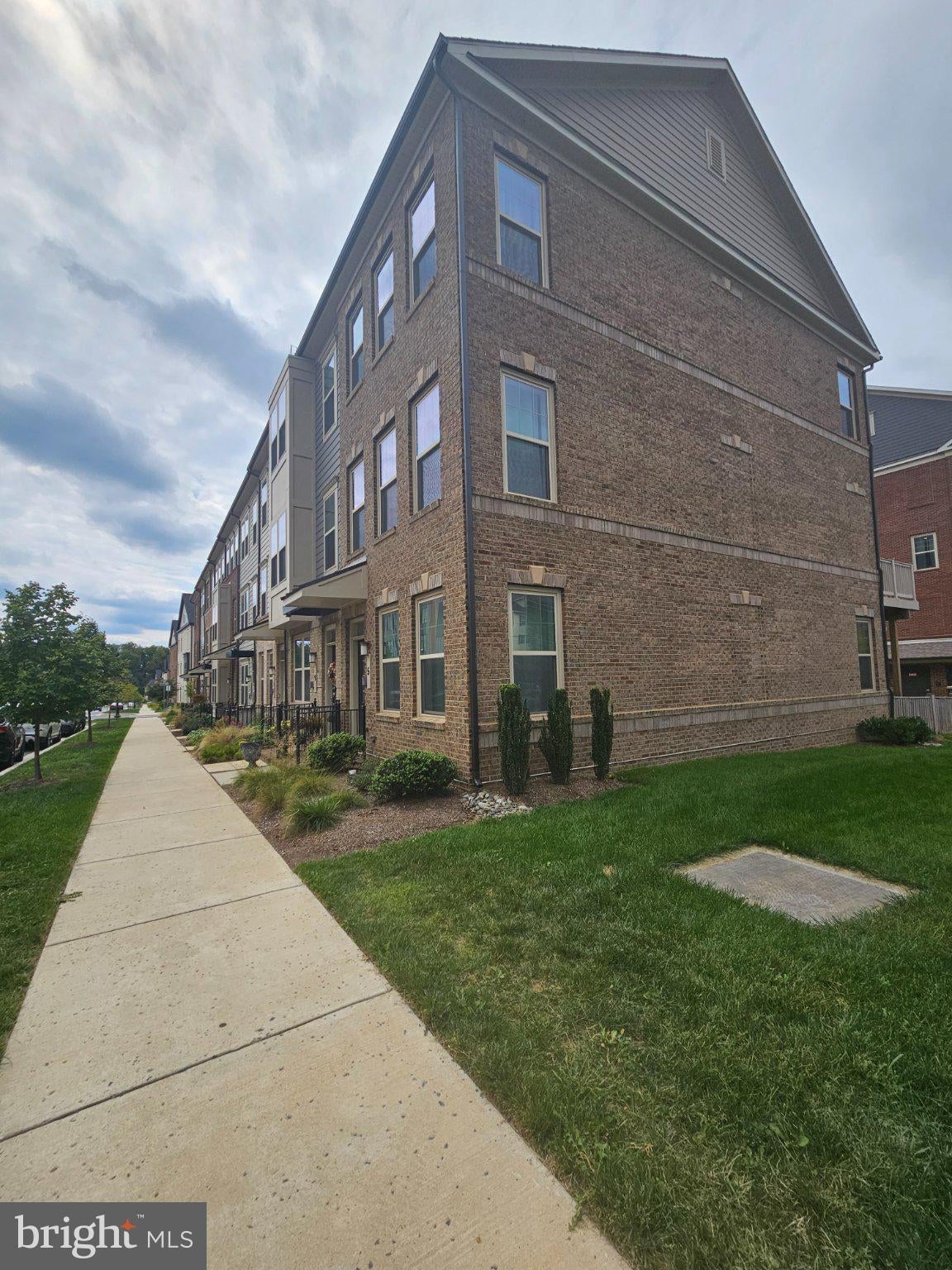 5 MORRISON DRIVE