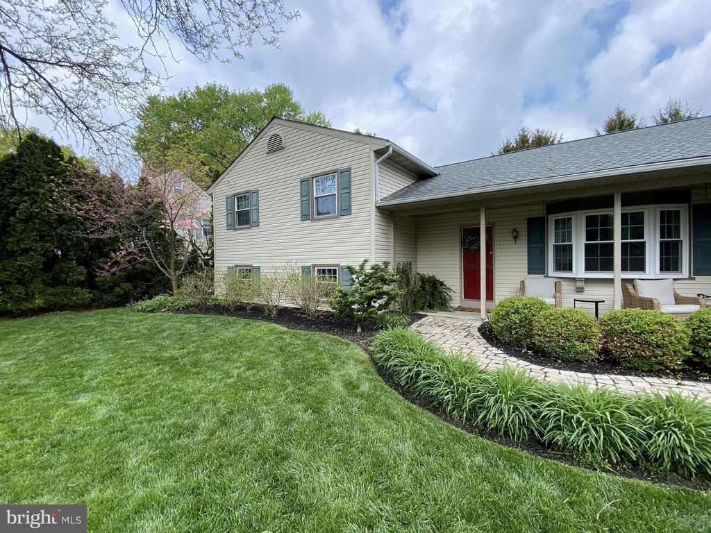 Photo of 2615 HAZELWOOD RD, LANCASTER, PA 17601 (MLS # PALA2034086)