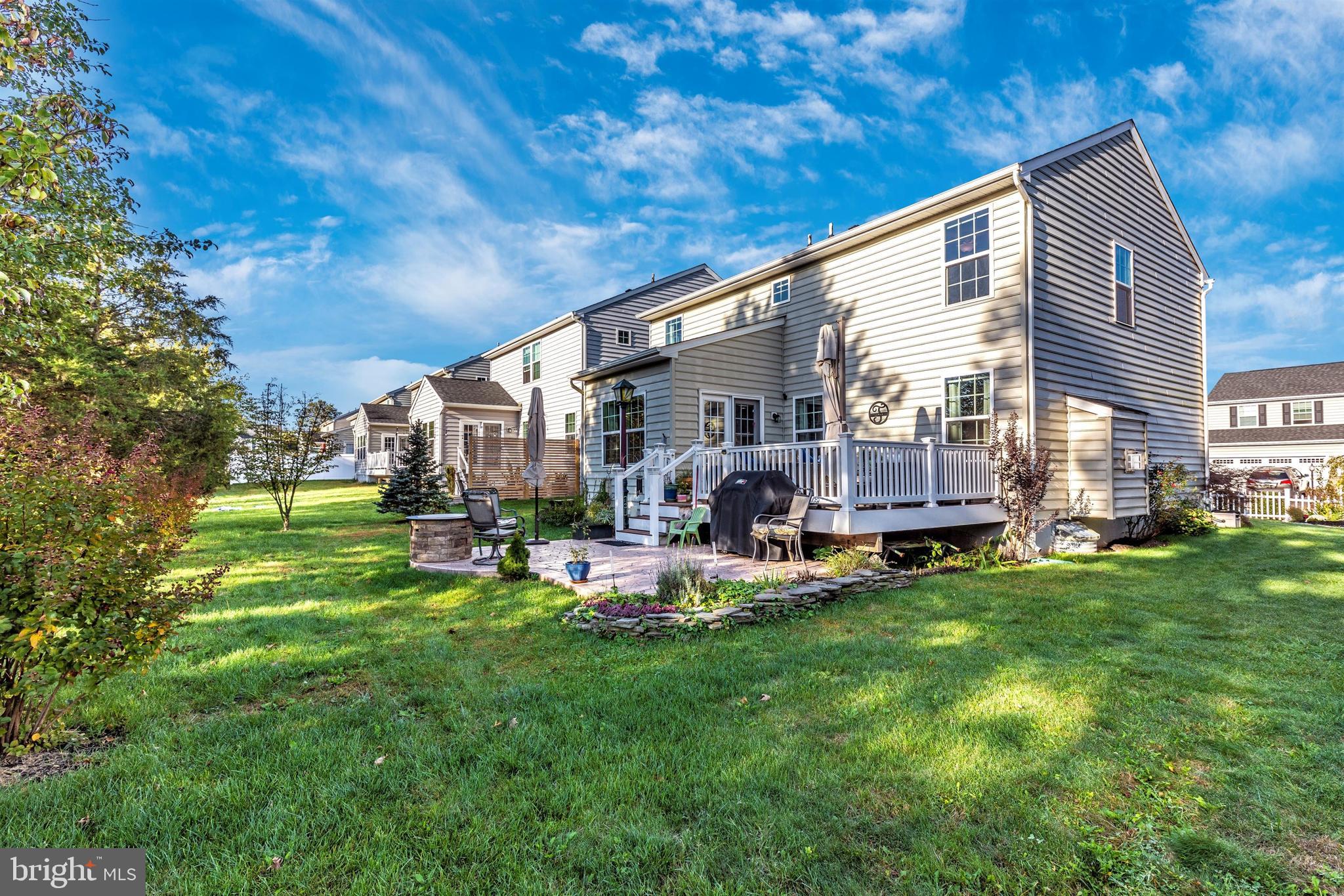 MONTGOMERY VIEW - Residential
