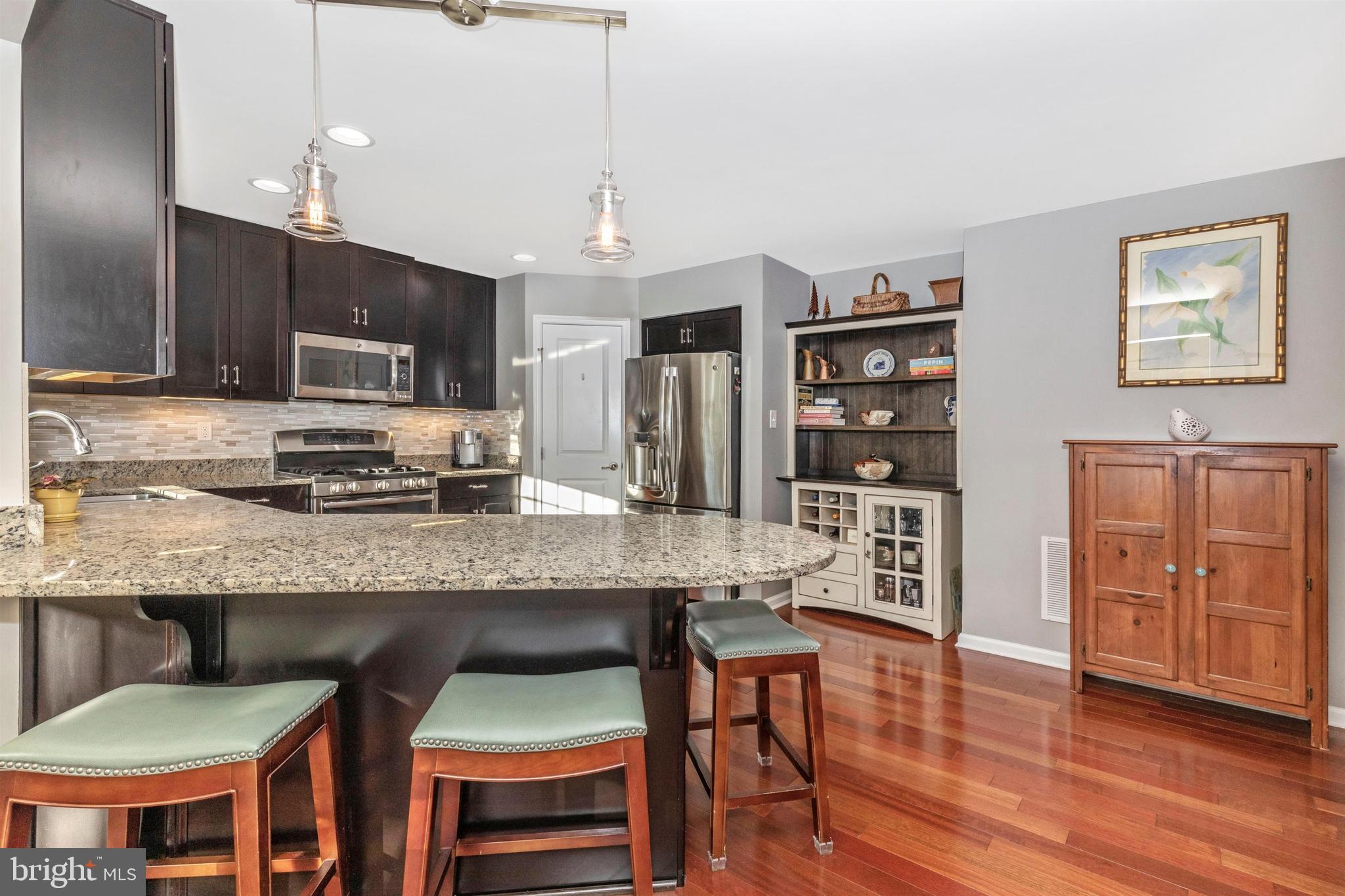 MONTGOMERY VIEW - Residential