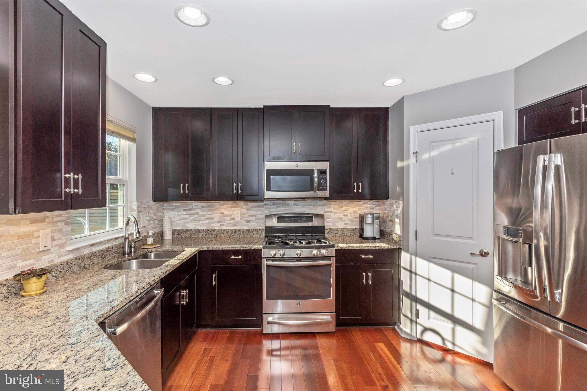 MONTGOMERY VIEW - Residential