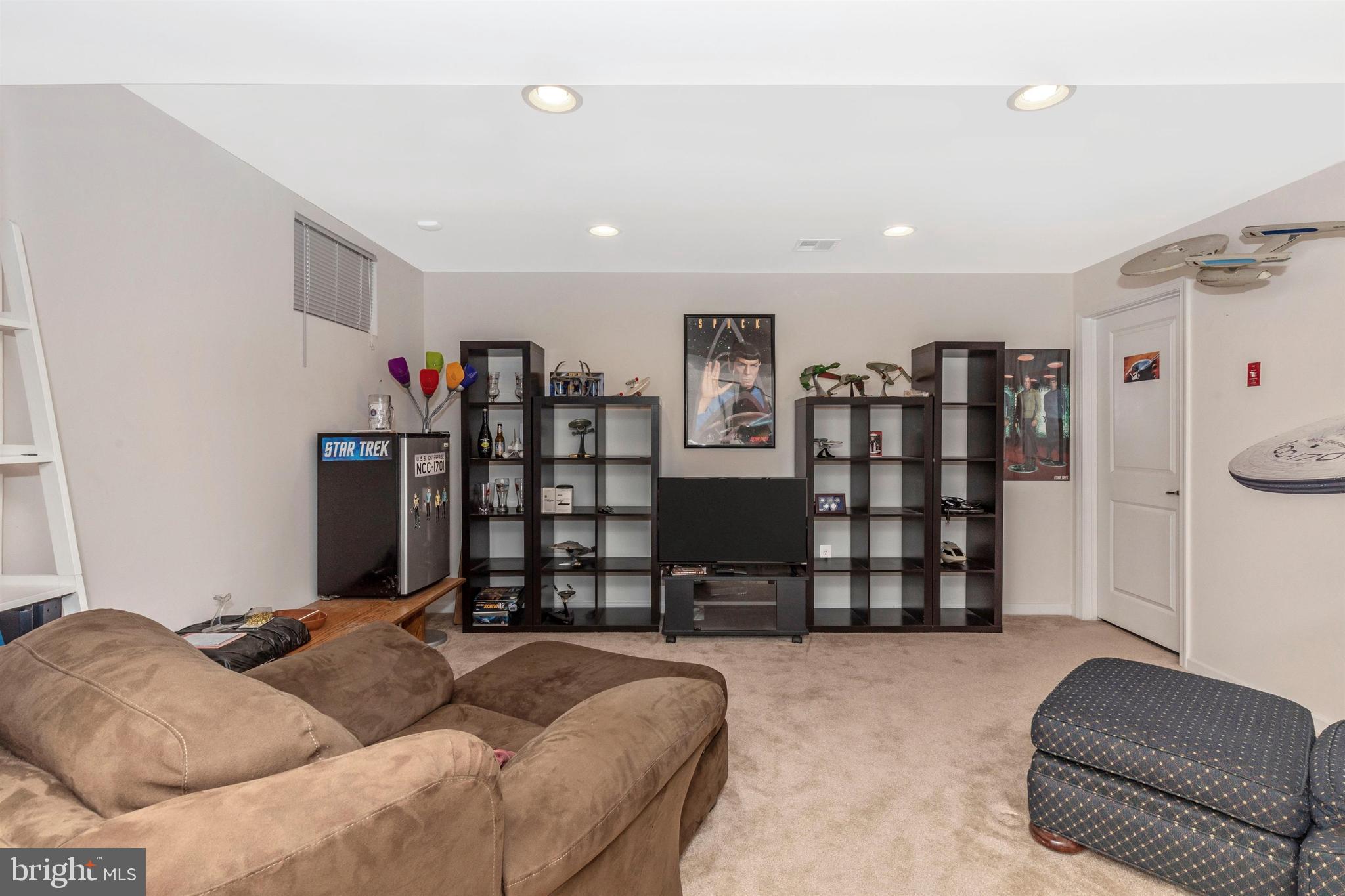 MONTGOMERY VIEW - Residential