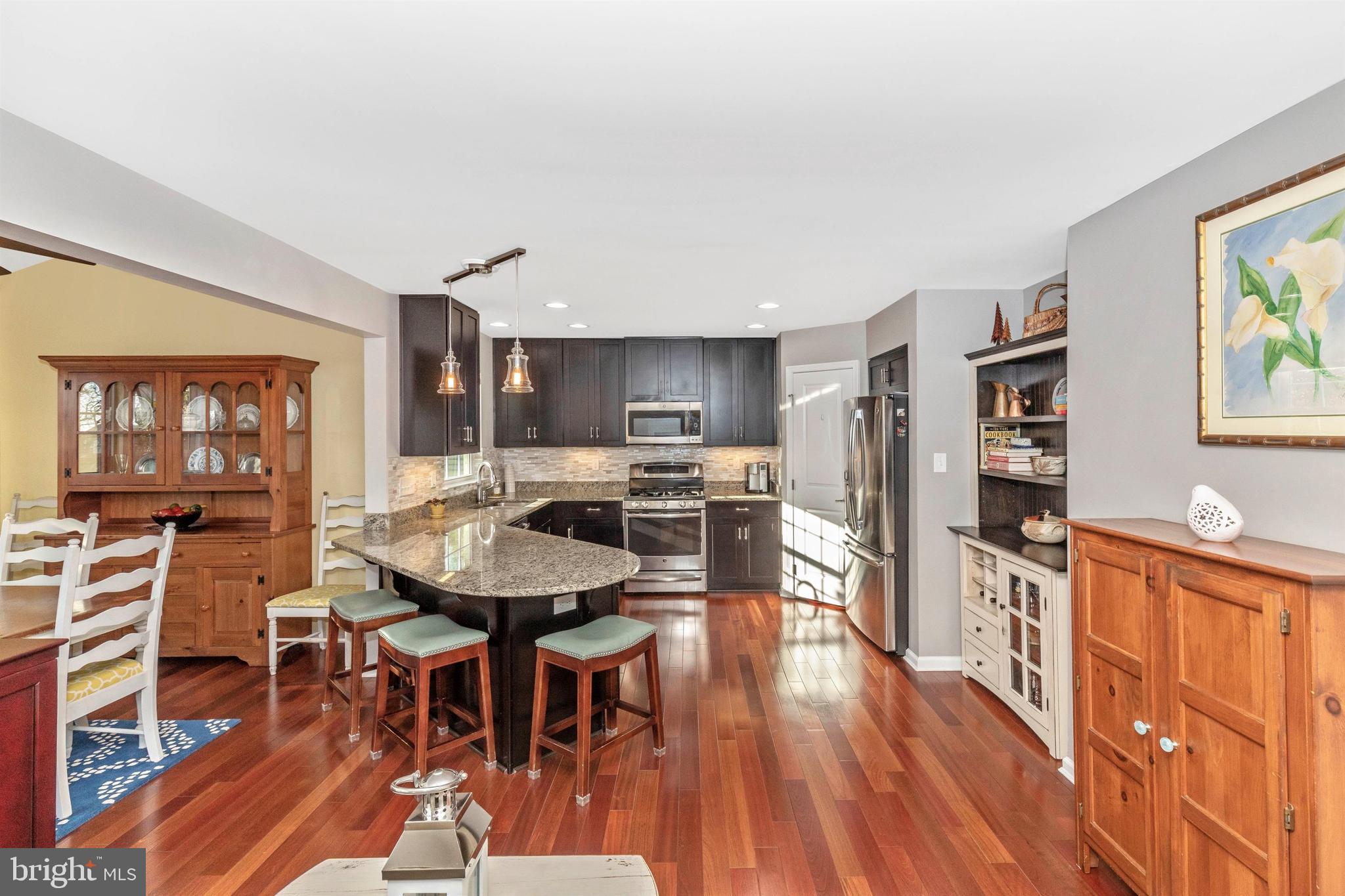 MONTGOMERY VIEW - Residential