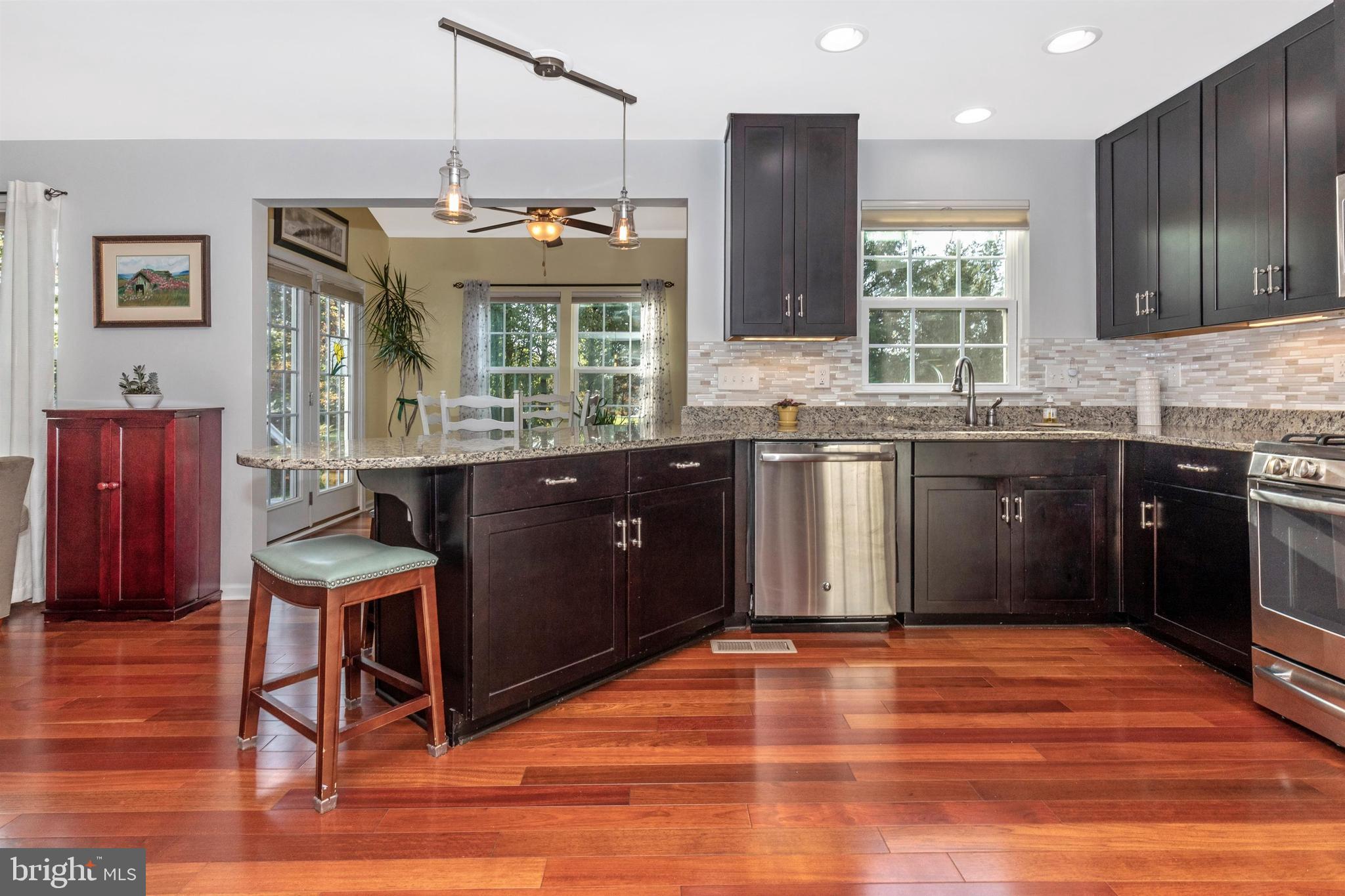 MONTGOMERY VIEW - Residential