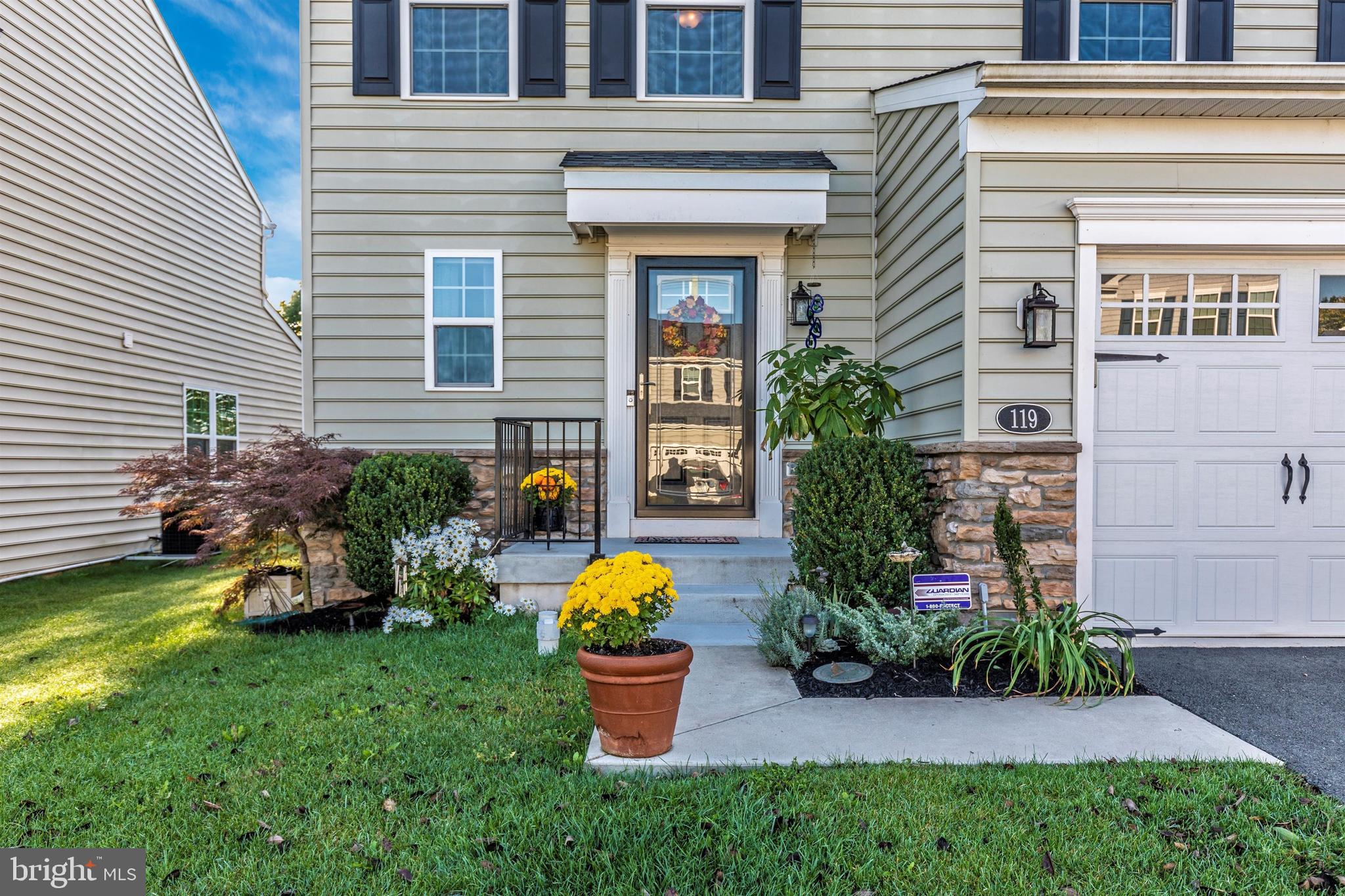 MONTGOMERY VIEW - Residential