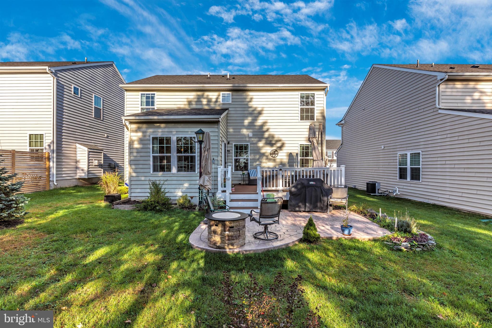 MONTGOMERY VIEW - Residential