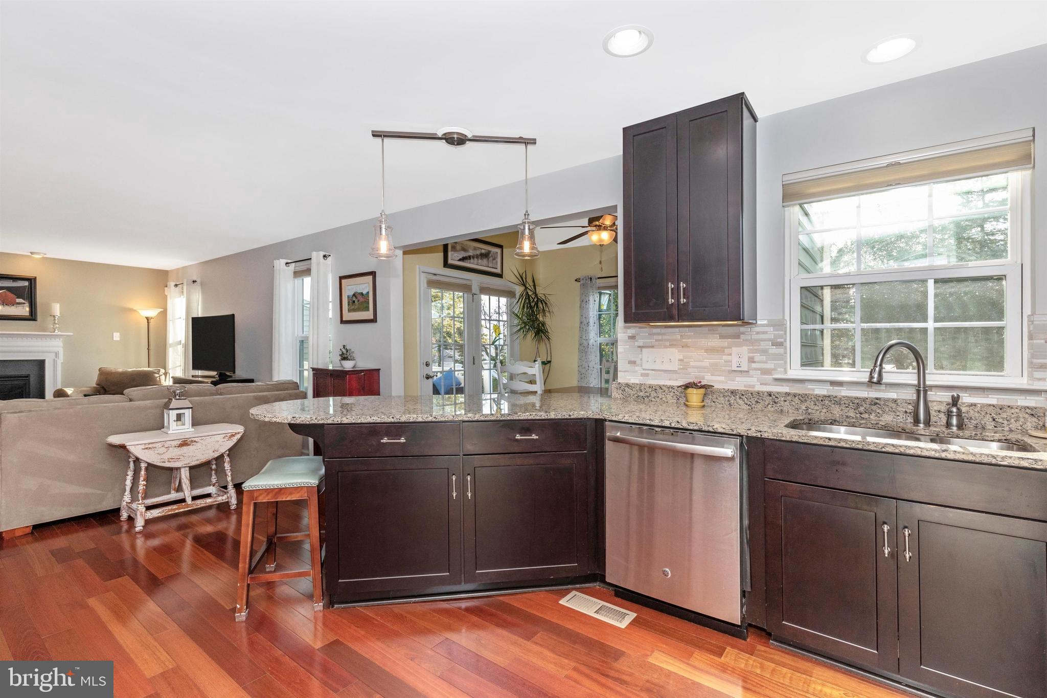 MONTGOMERY VIEW - Residential