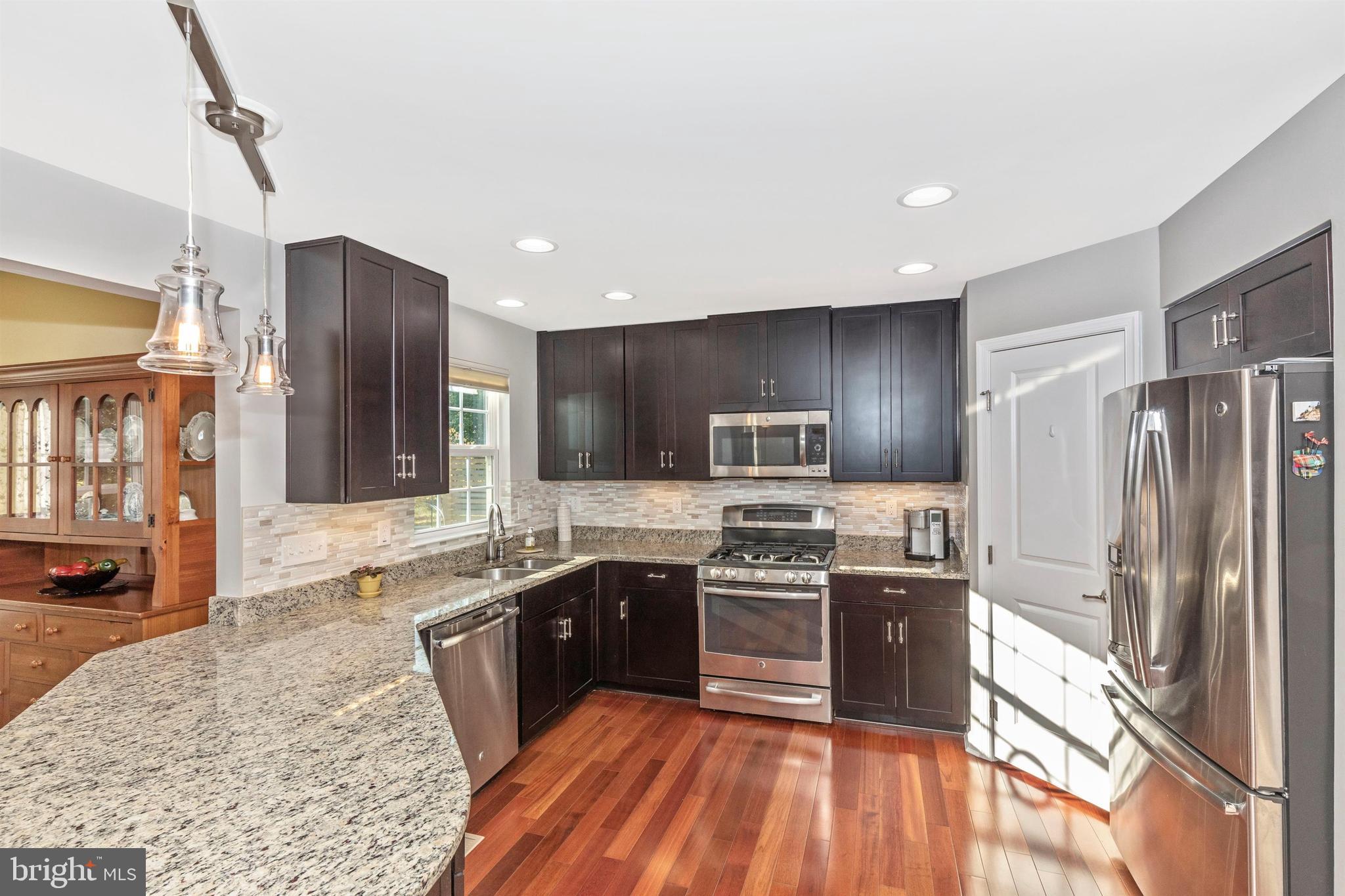 MONTGOMERY VIEW - Residential