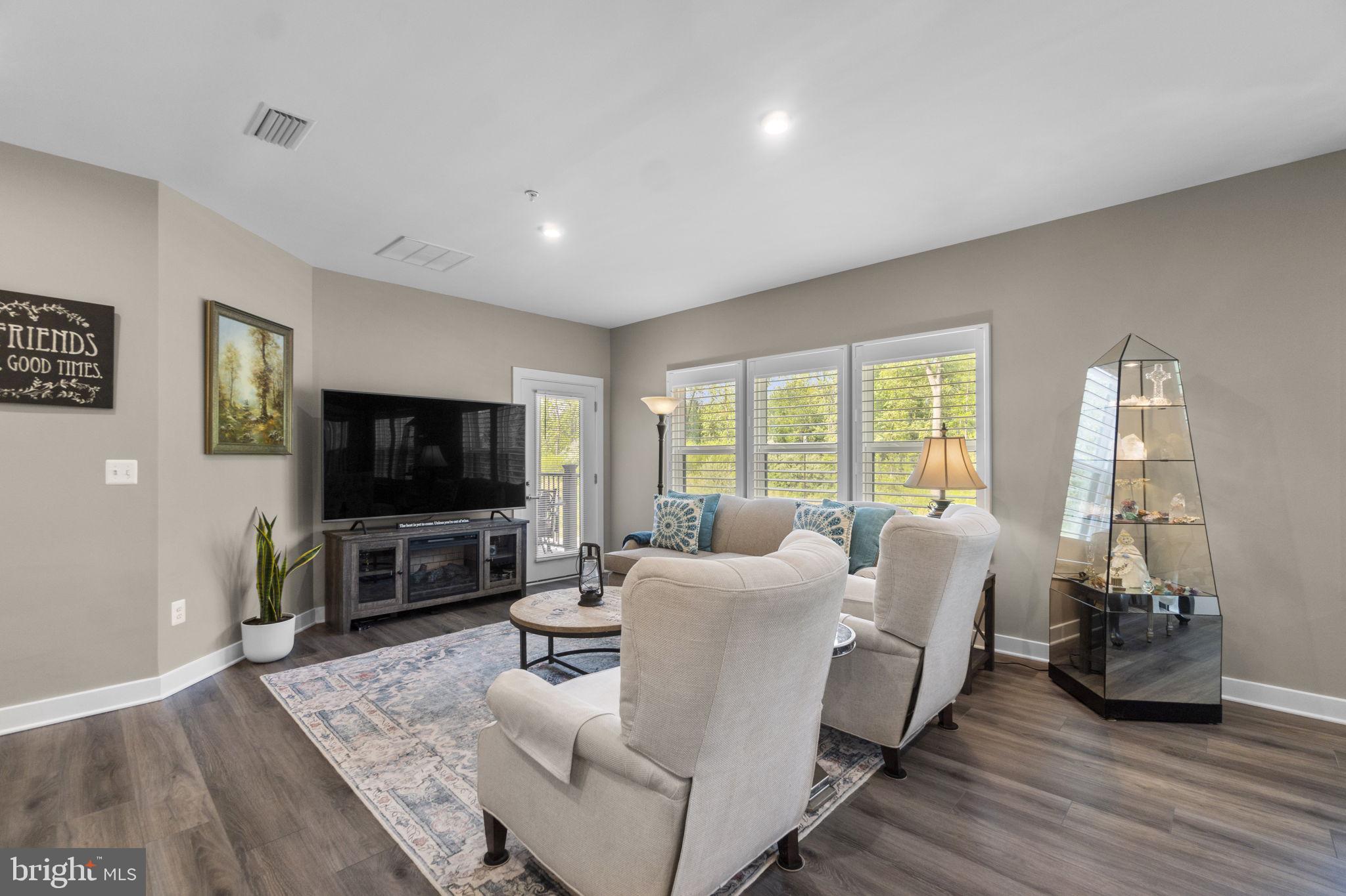 TURF VALLEY - Residential