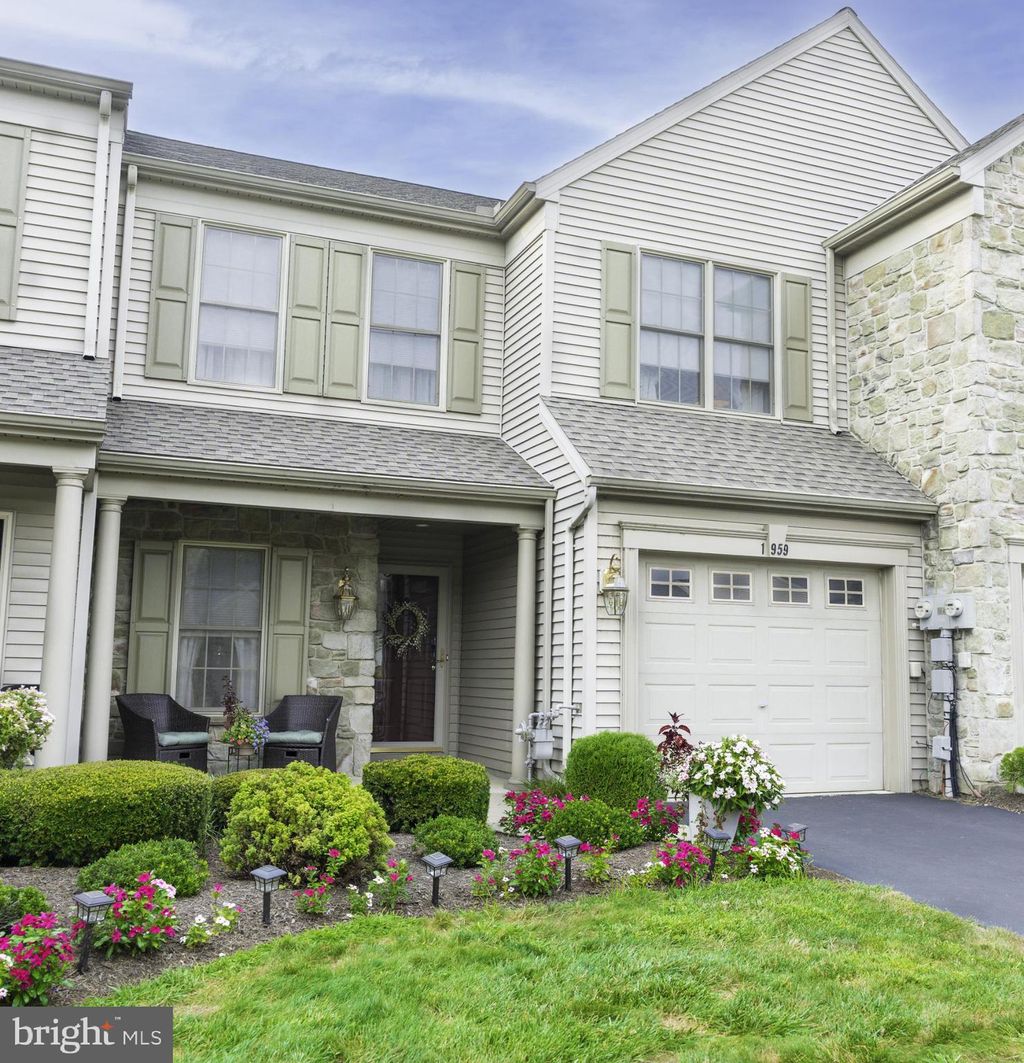 Photo of 1959 Deer Run Drive, HUMMELSTOWN, PA 17036 (MLS # PADA2048152)