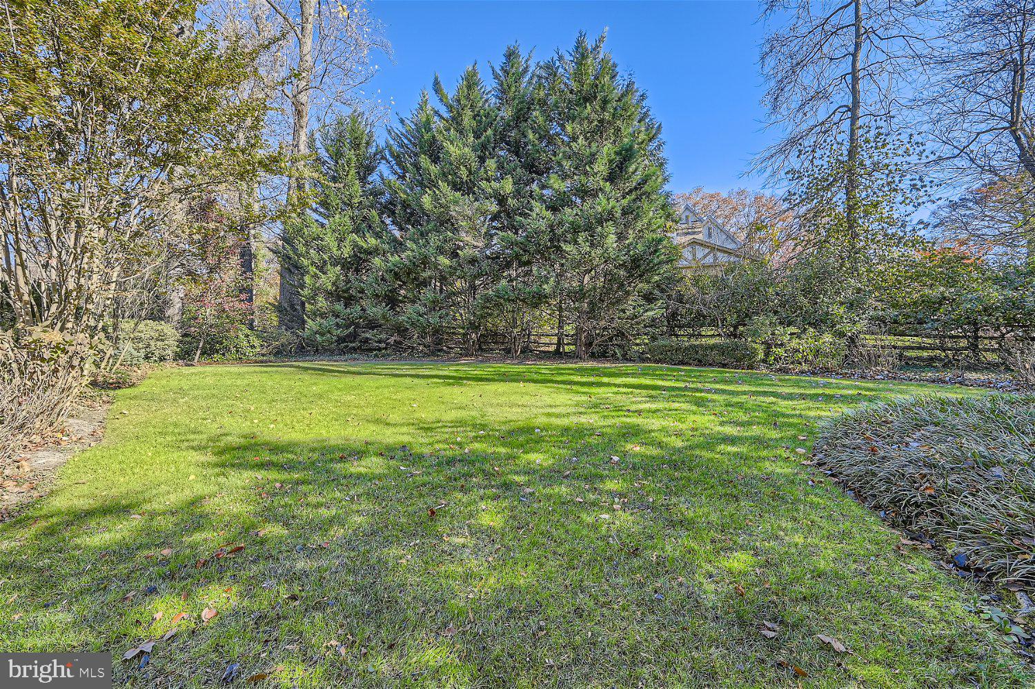 MANOR PARK - Residential