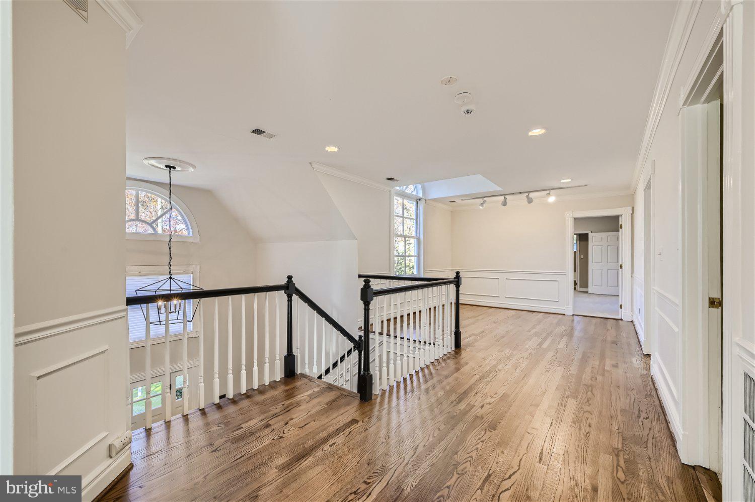 MANOR PARK - Residential