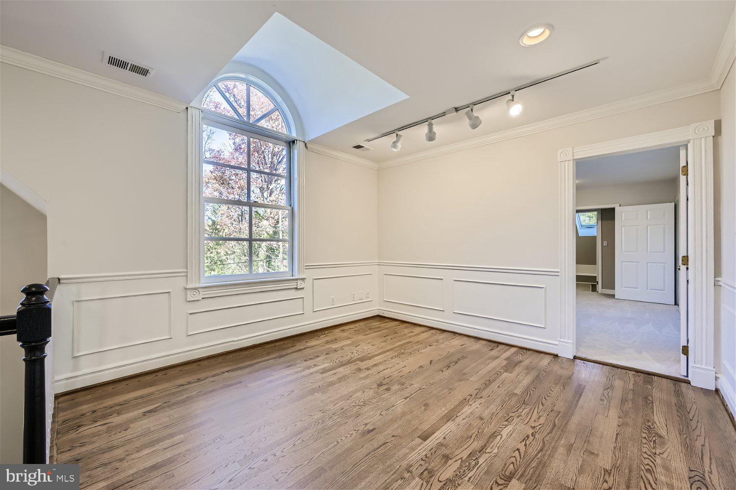 MANOR PARK - Residential