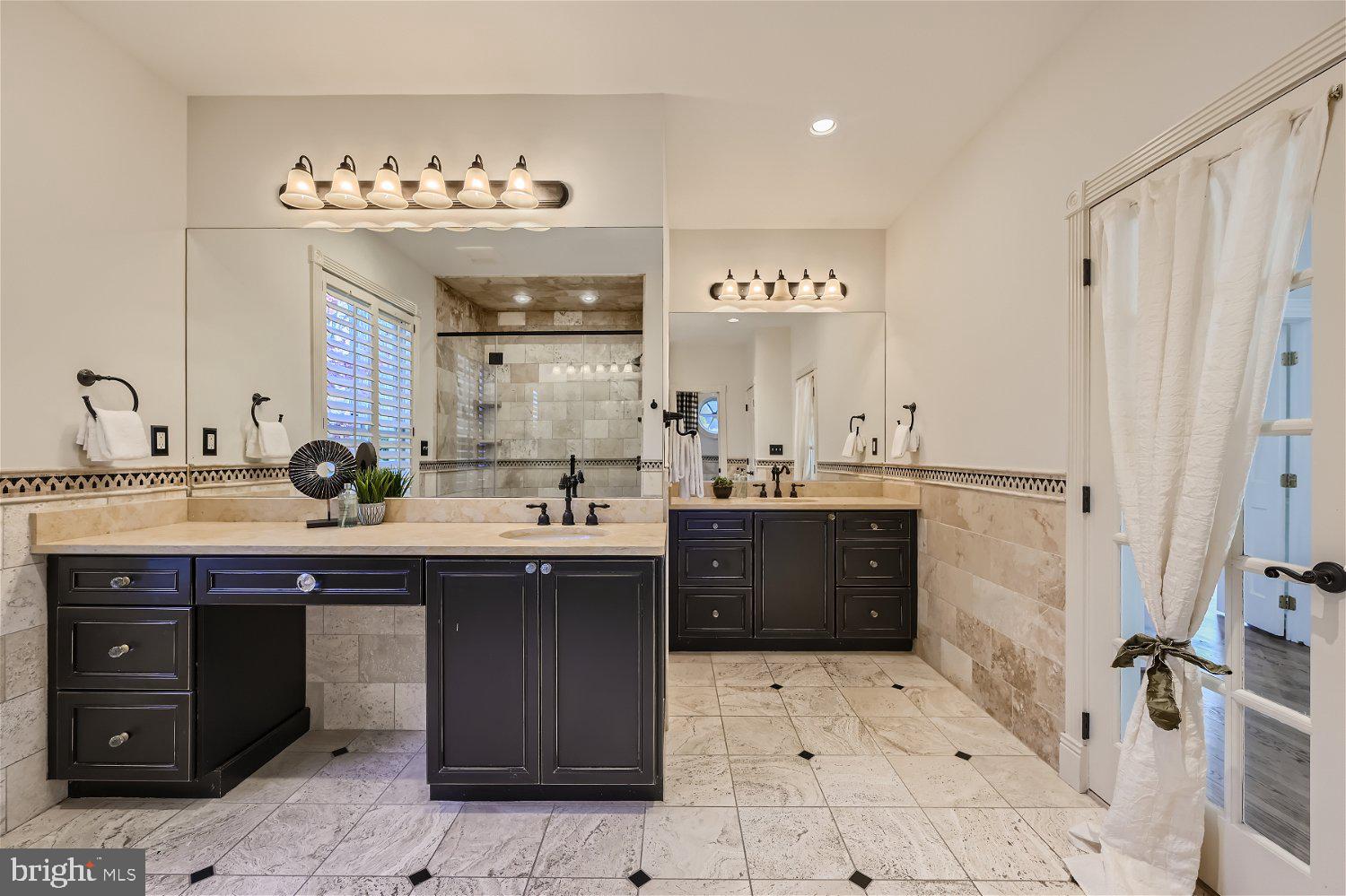 MANOR PARK - Residential