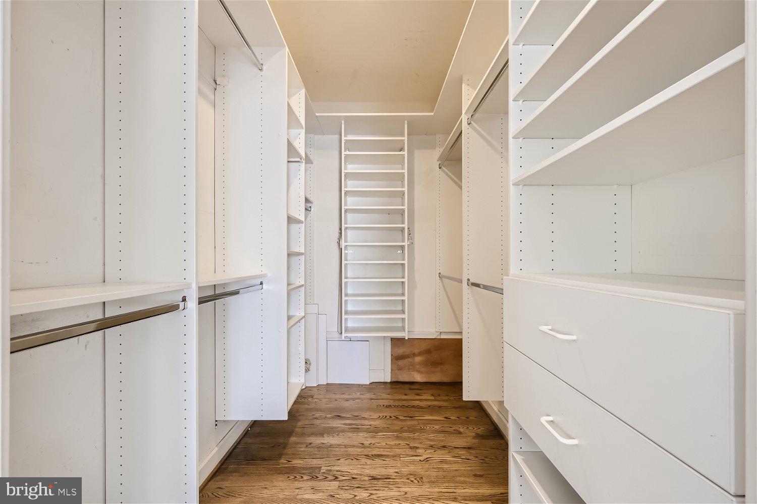 MANOR PARK - Residential