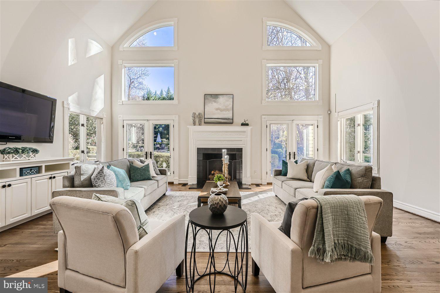 MANOR PARK - Residential