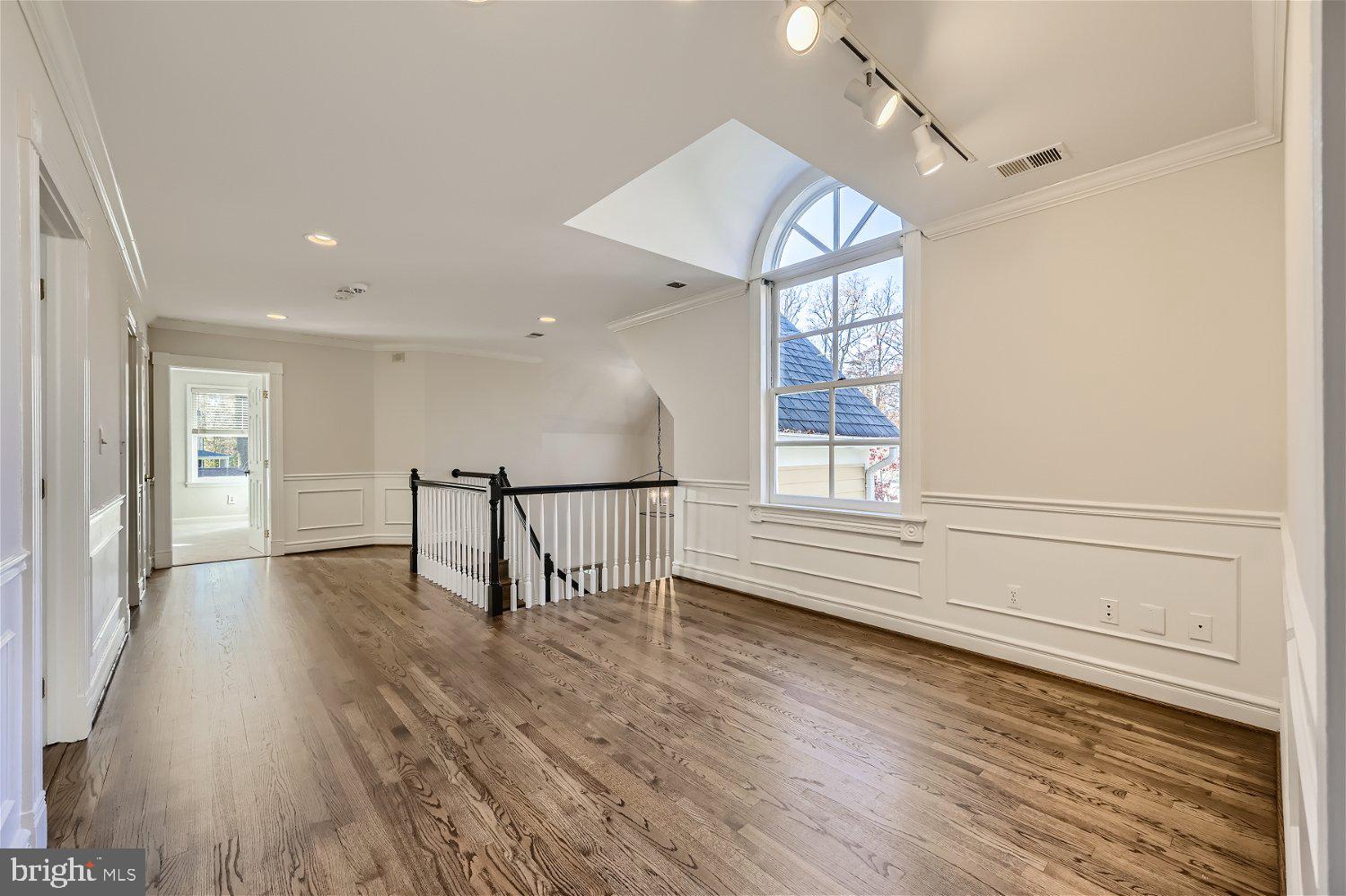 MANOR PARK - Residential