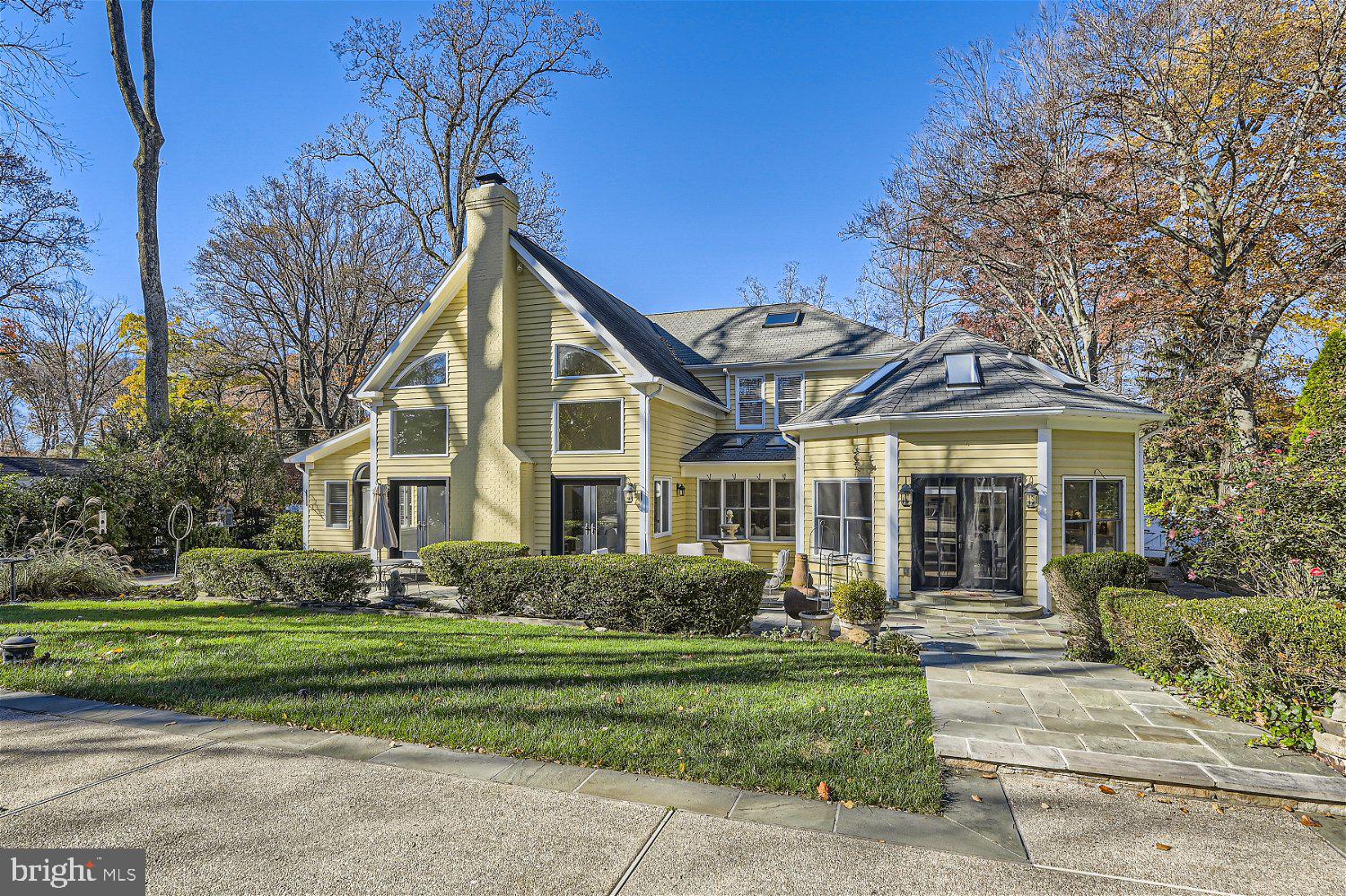 MANOR PARK - Residential