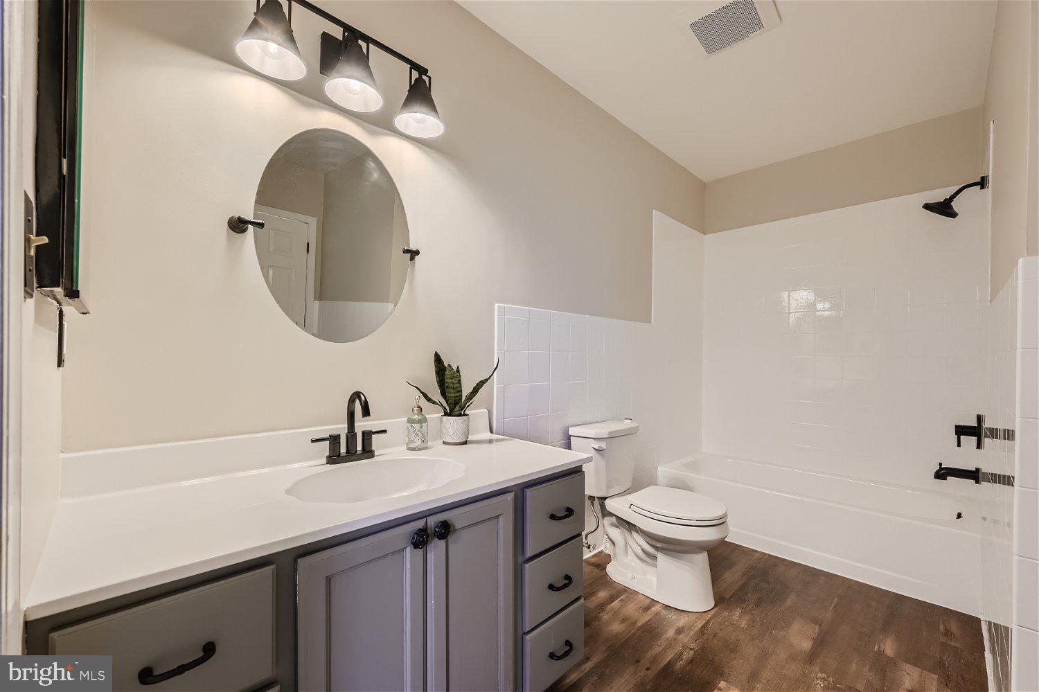 MANOR PARK - Residential