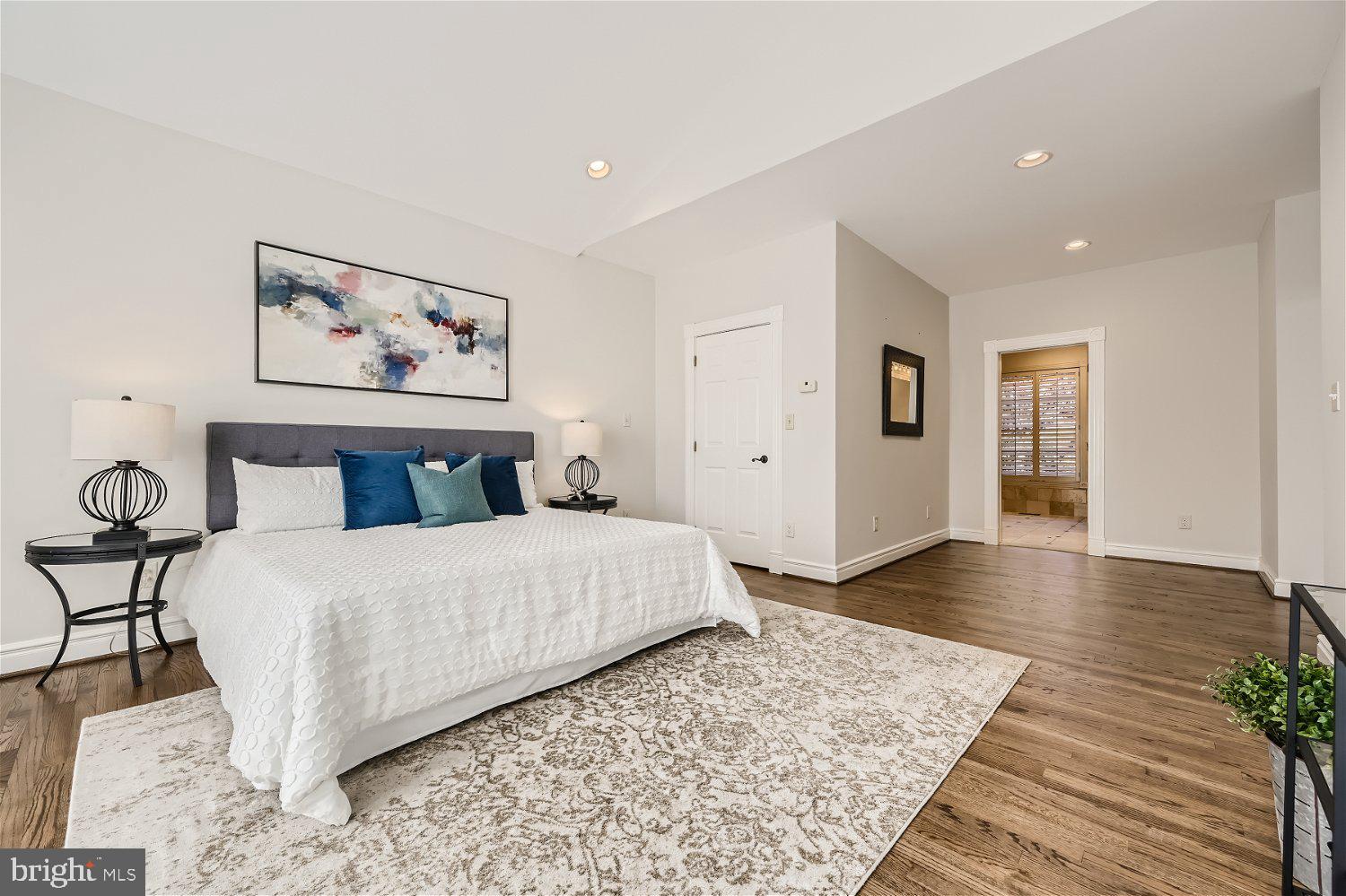 MANOR PARK - Residential