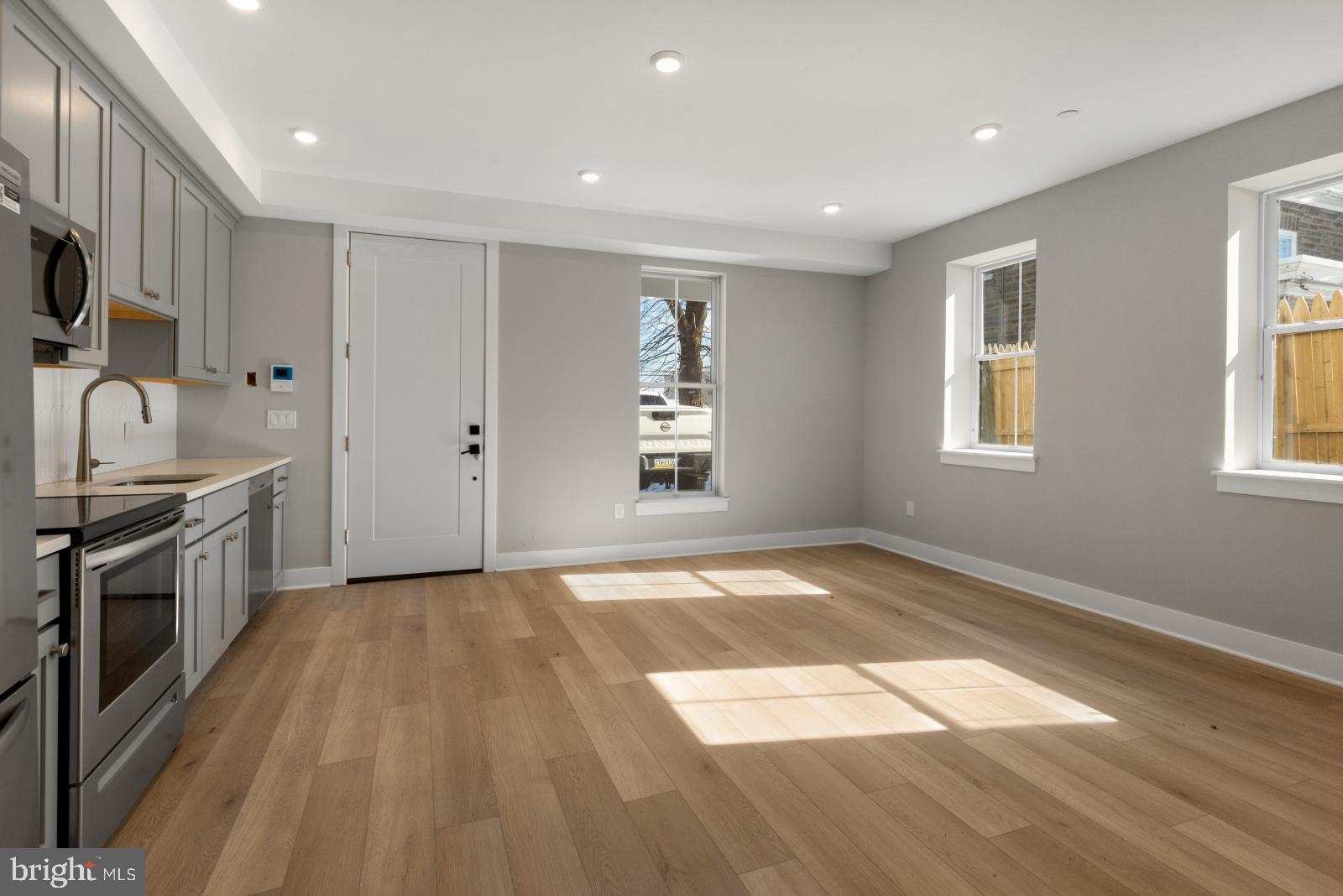 ROXBOROUGH - Residential Lease