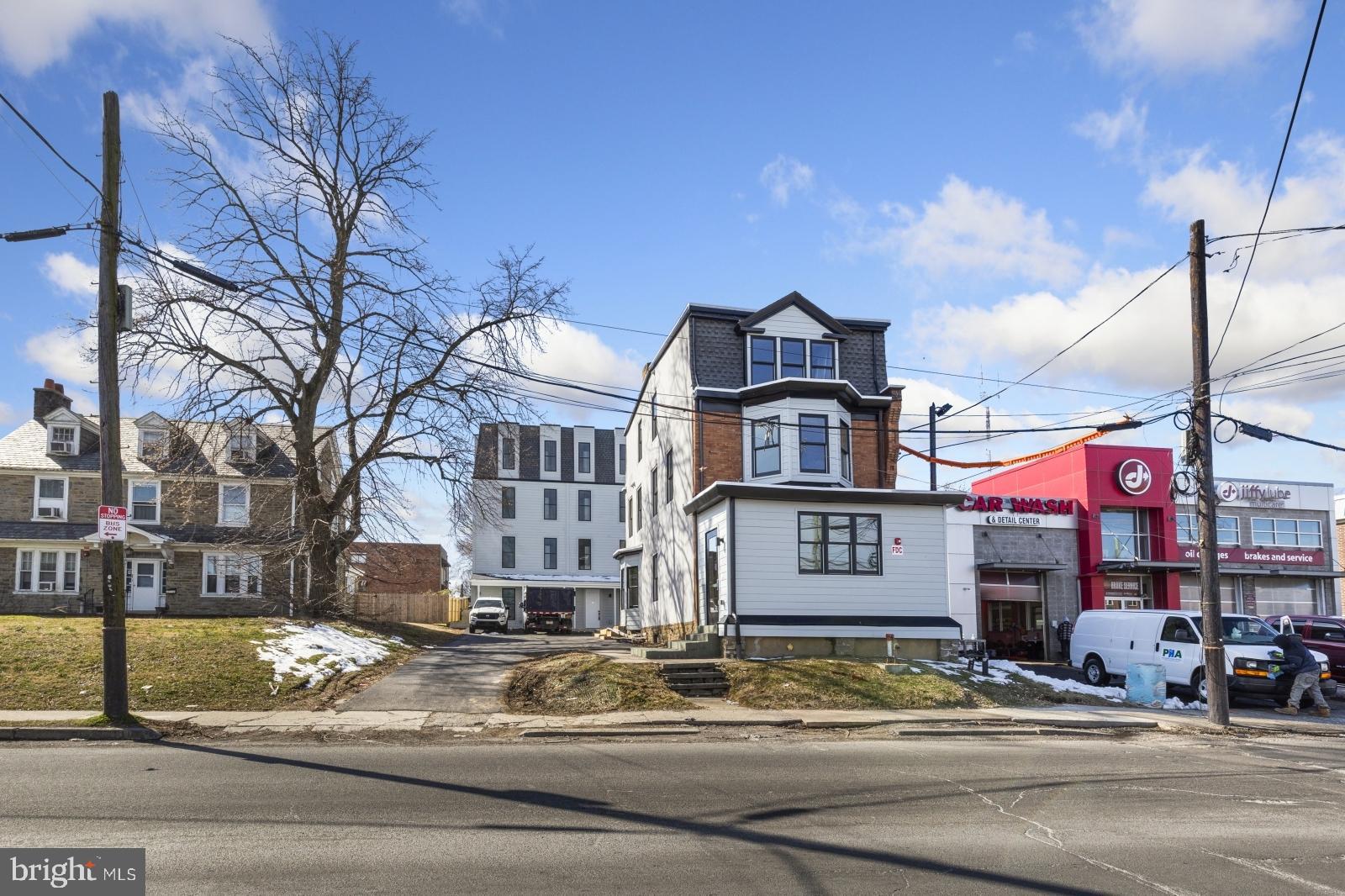 ROXBOROUGH - Residential Lease