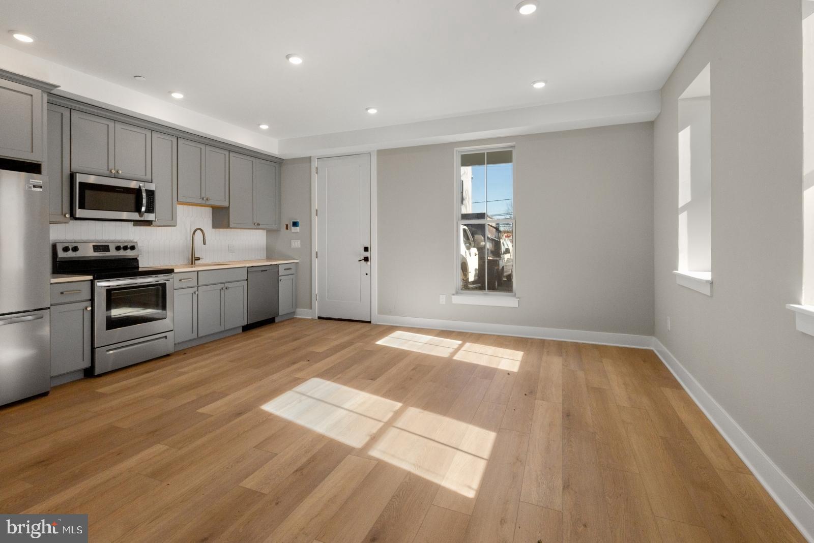 ROXBOROUGH - Residential Lease