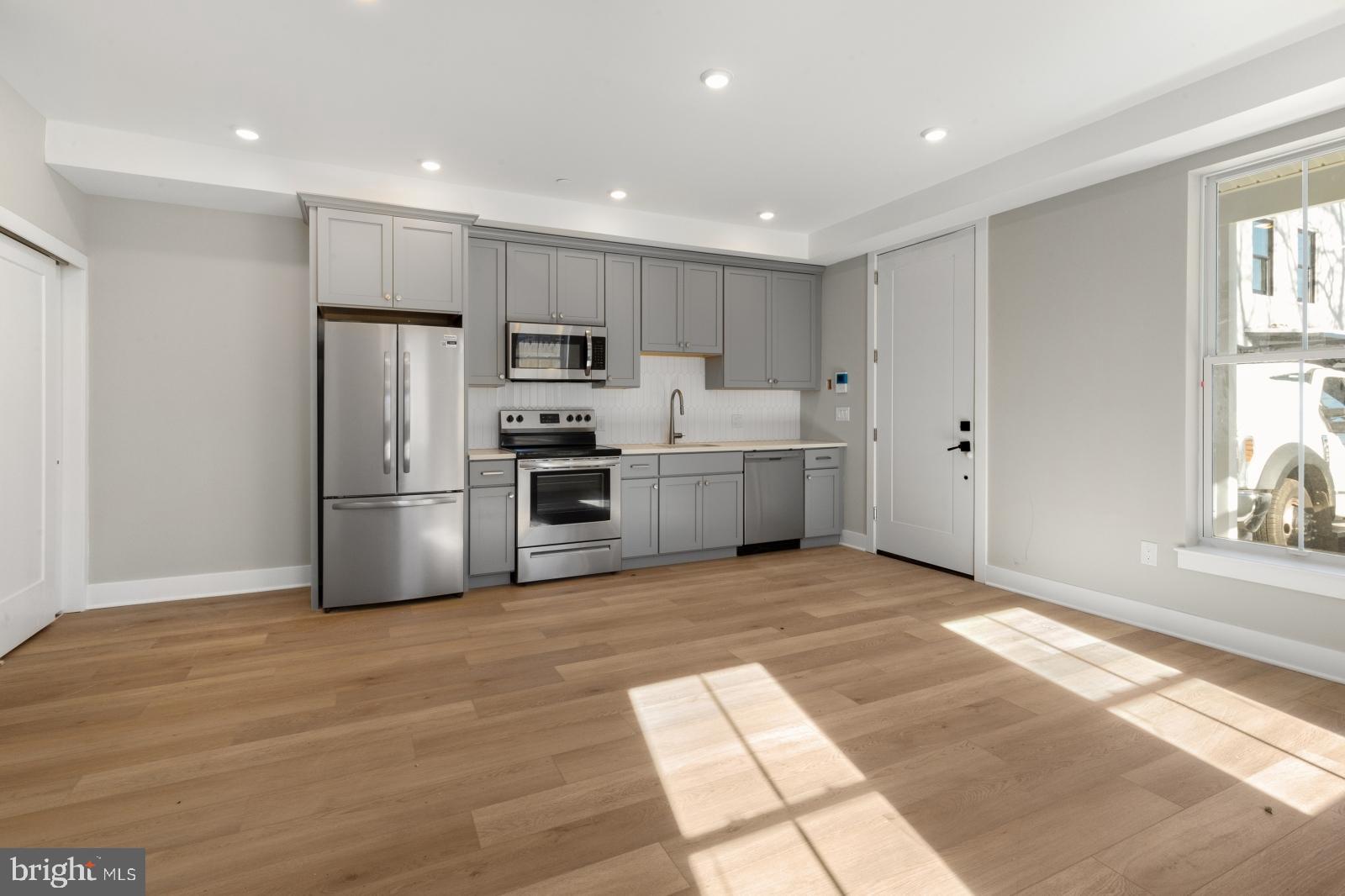 ROXBOROUGH - Residential Lease