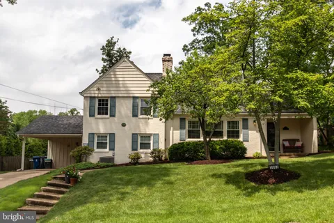 3663 Trinity Dr, Alexandria, VA MLS: VAAX2045454
