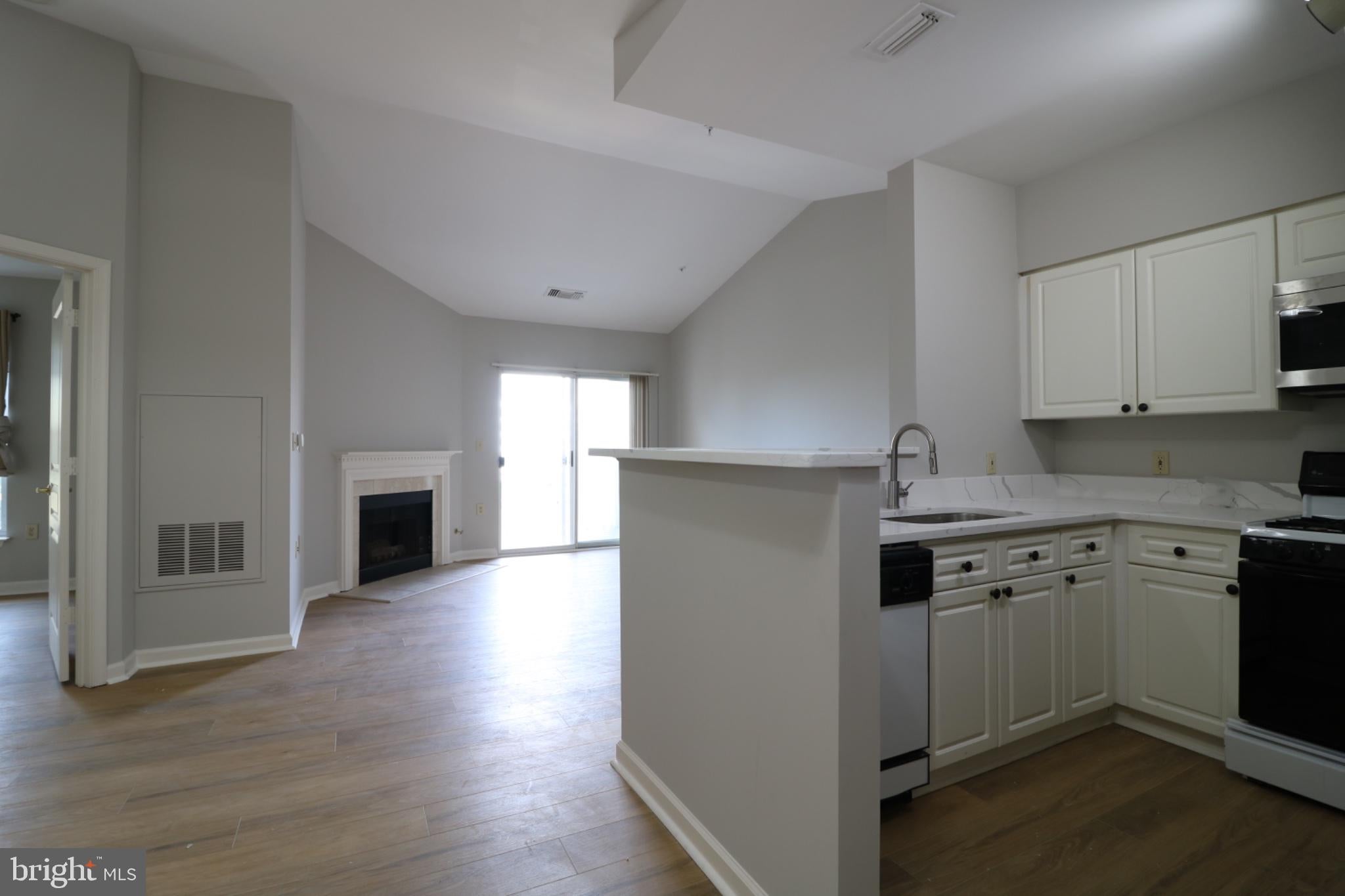2204 WESTCOURT LANE 405